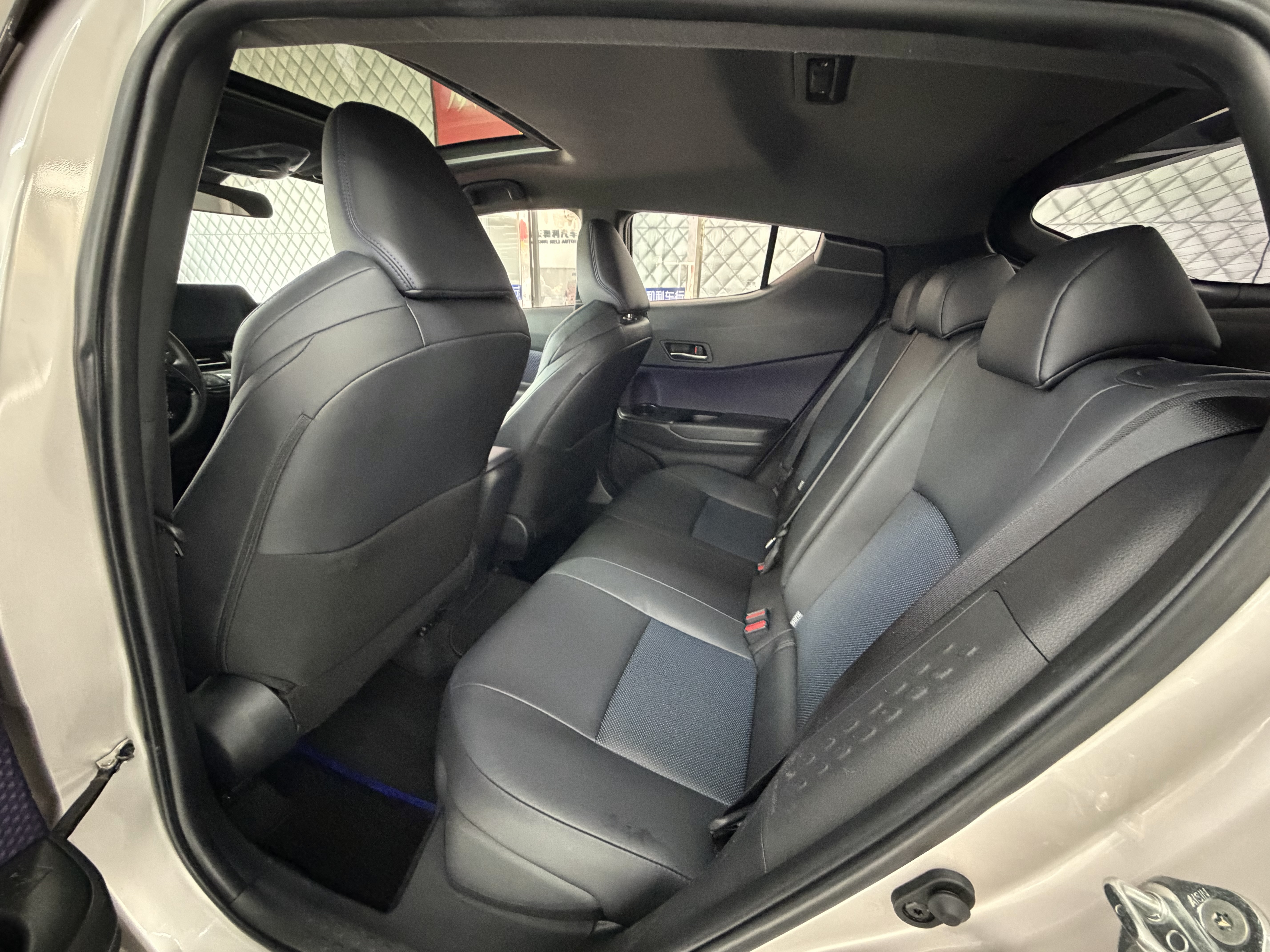 Toyota C-HR 2020 immagine di auto #9