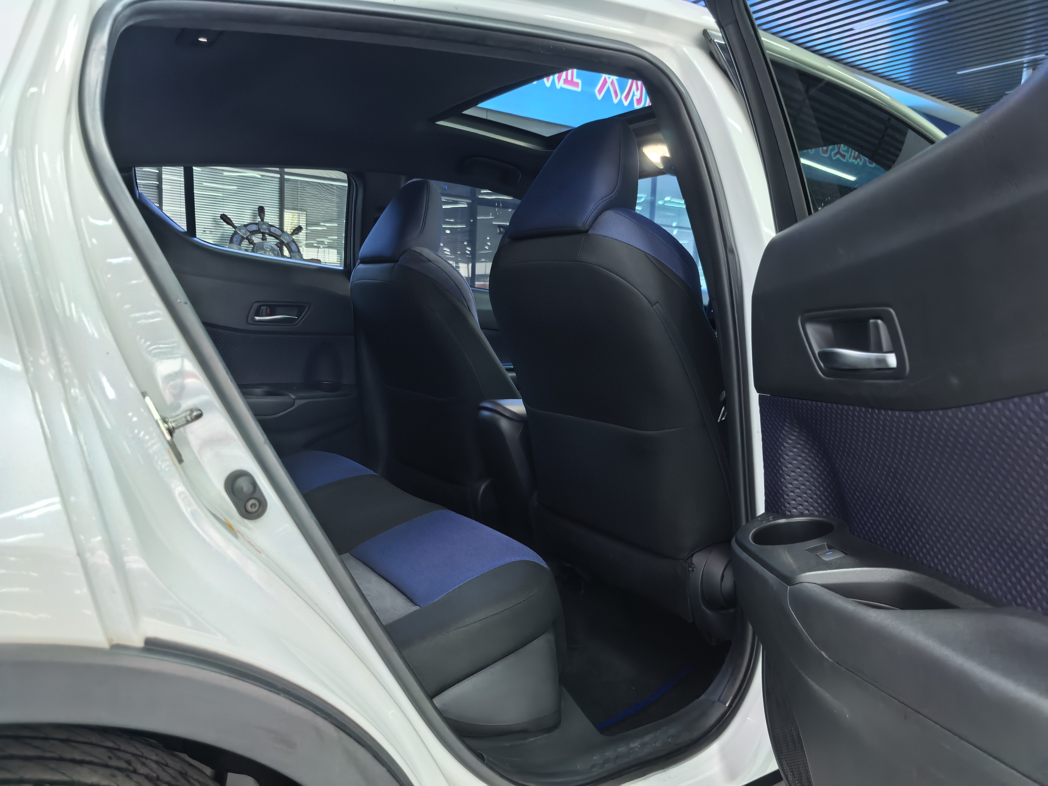 Toyota C-HR 2019 #9 Toyota C-HR 2019 imagen de coche #9