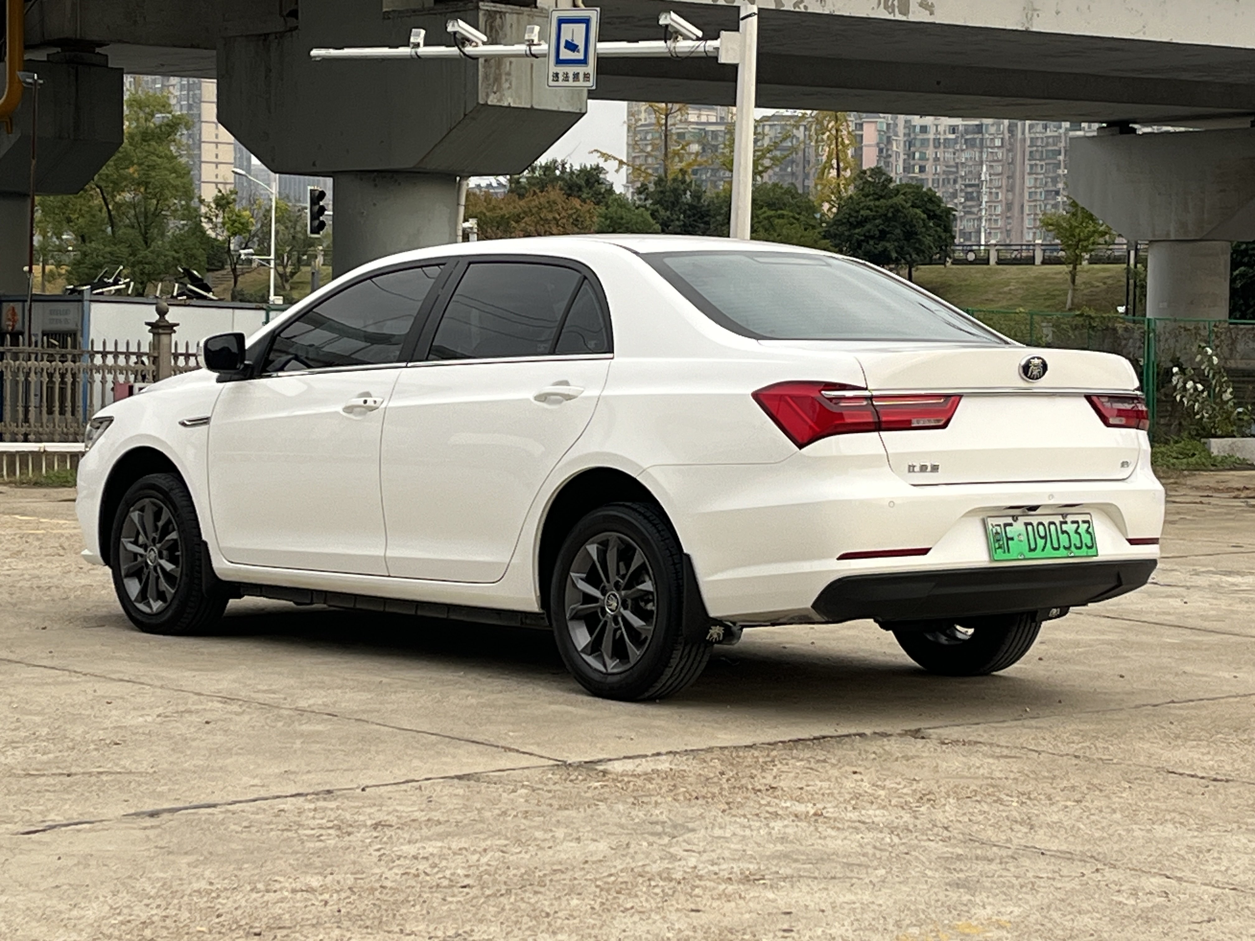 BYD Qin New Energy 2020 #9 BYD Qin New Energy 2020 car image #9