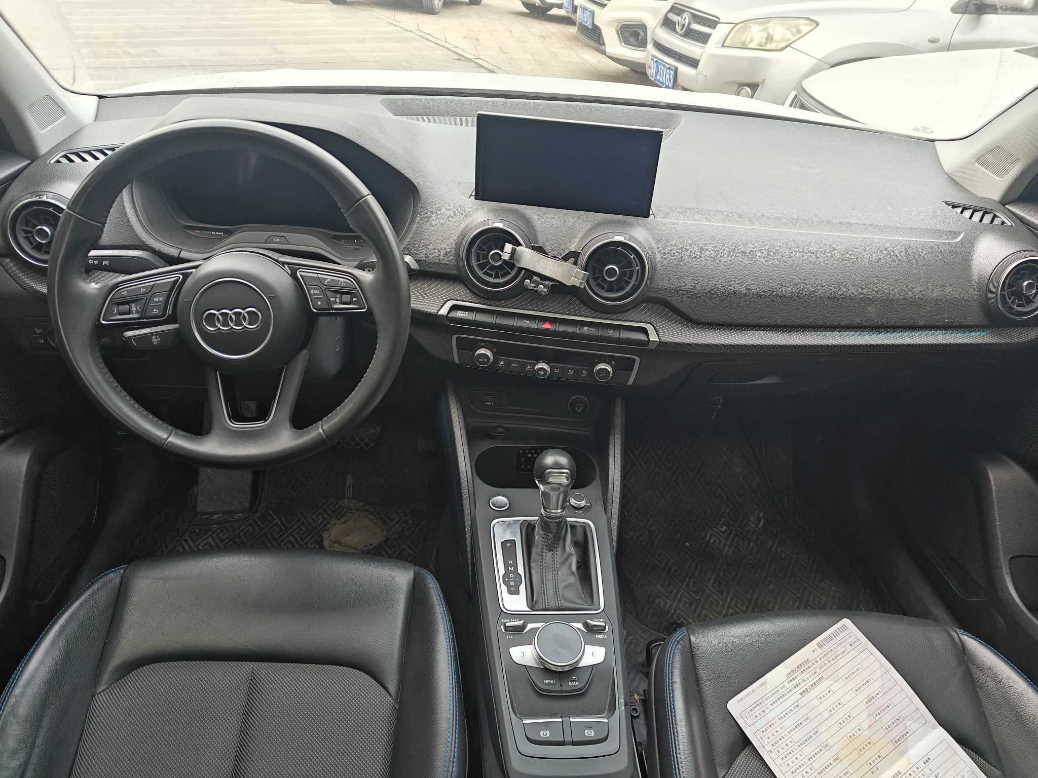 Audi Q2L e-tron 2020 imagen de coche #9