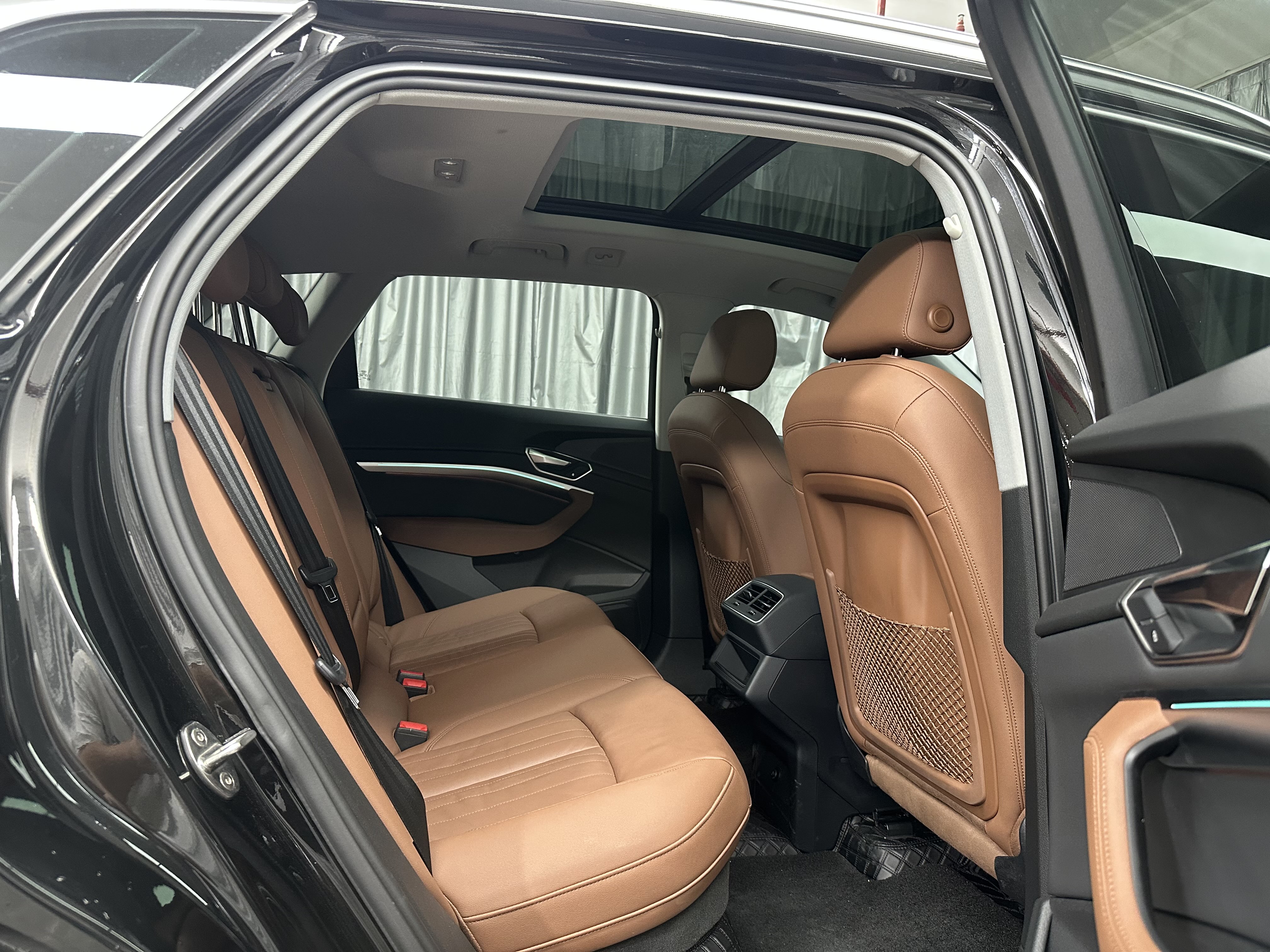 Audi e-tron (Imported) 2020 car image #9