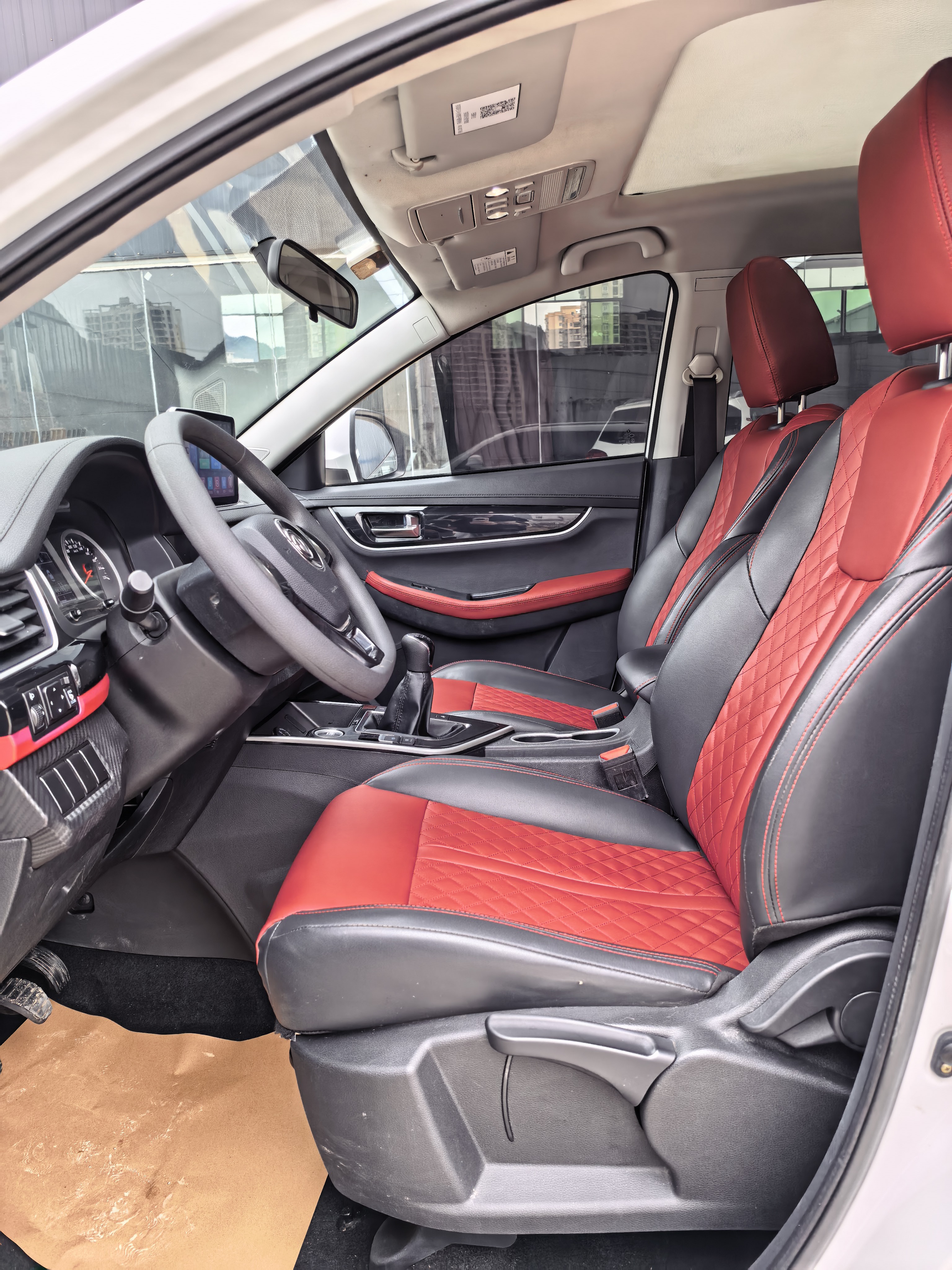 Forthing T5 L 2021 car image #9