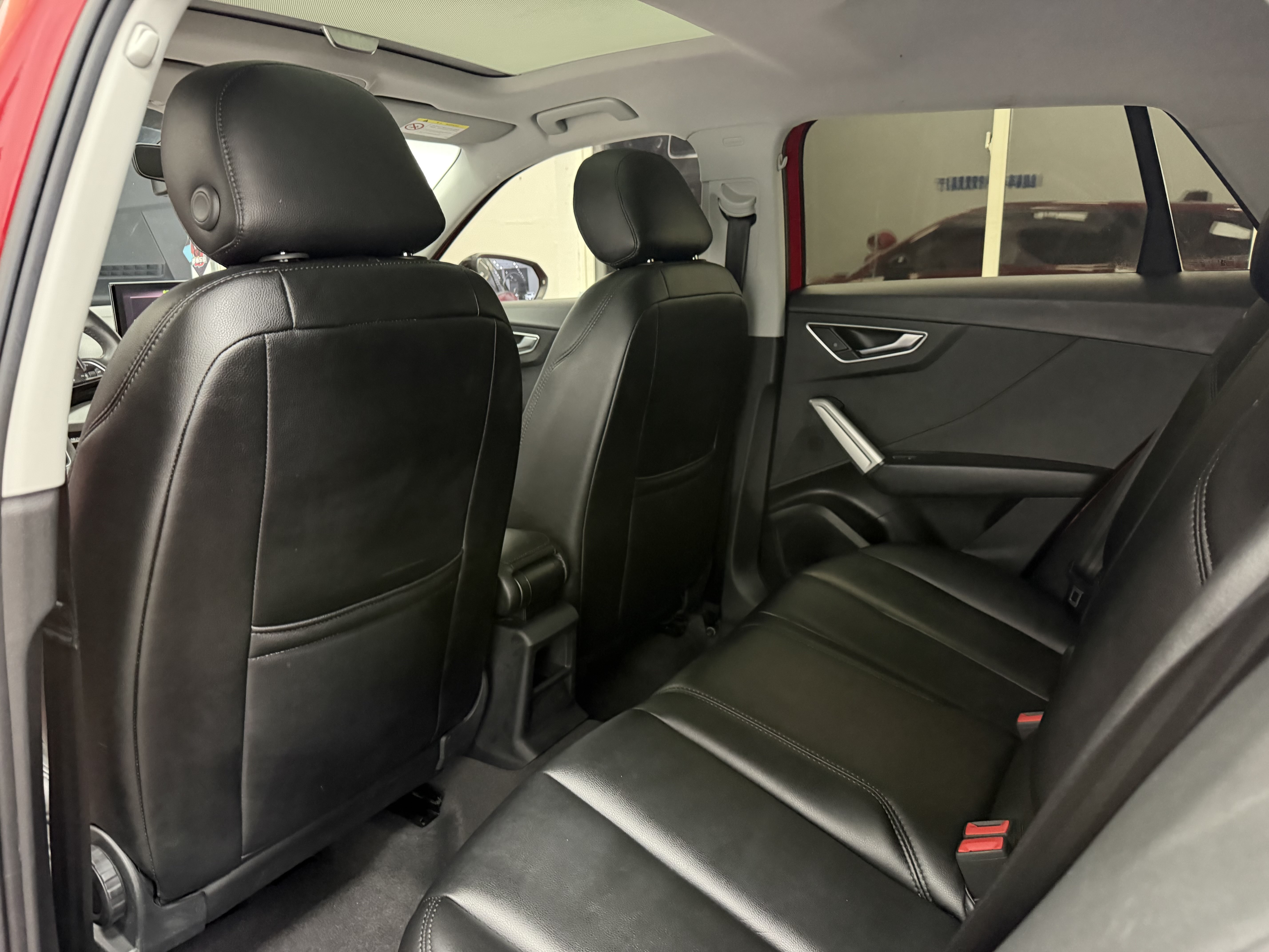 Audi Q2L 2020 car image #9