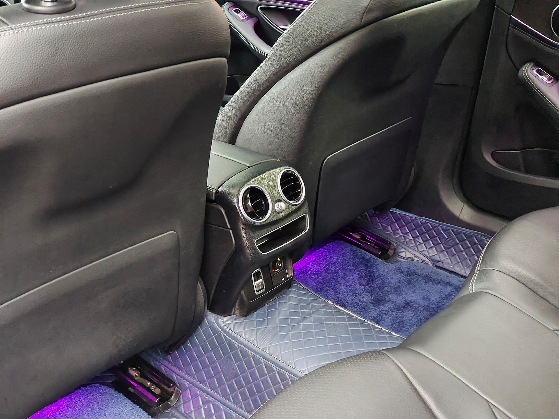 Mercedes-Benz C Class 2020 car image #9