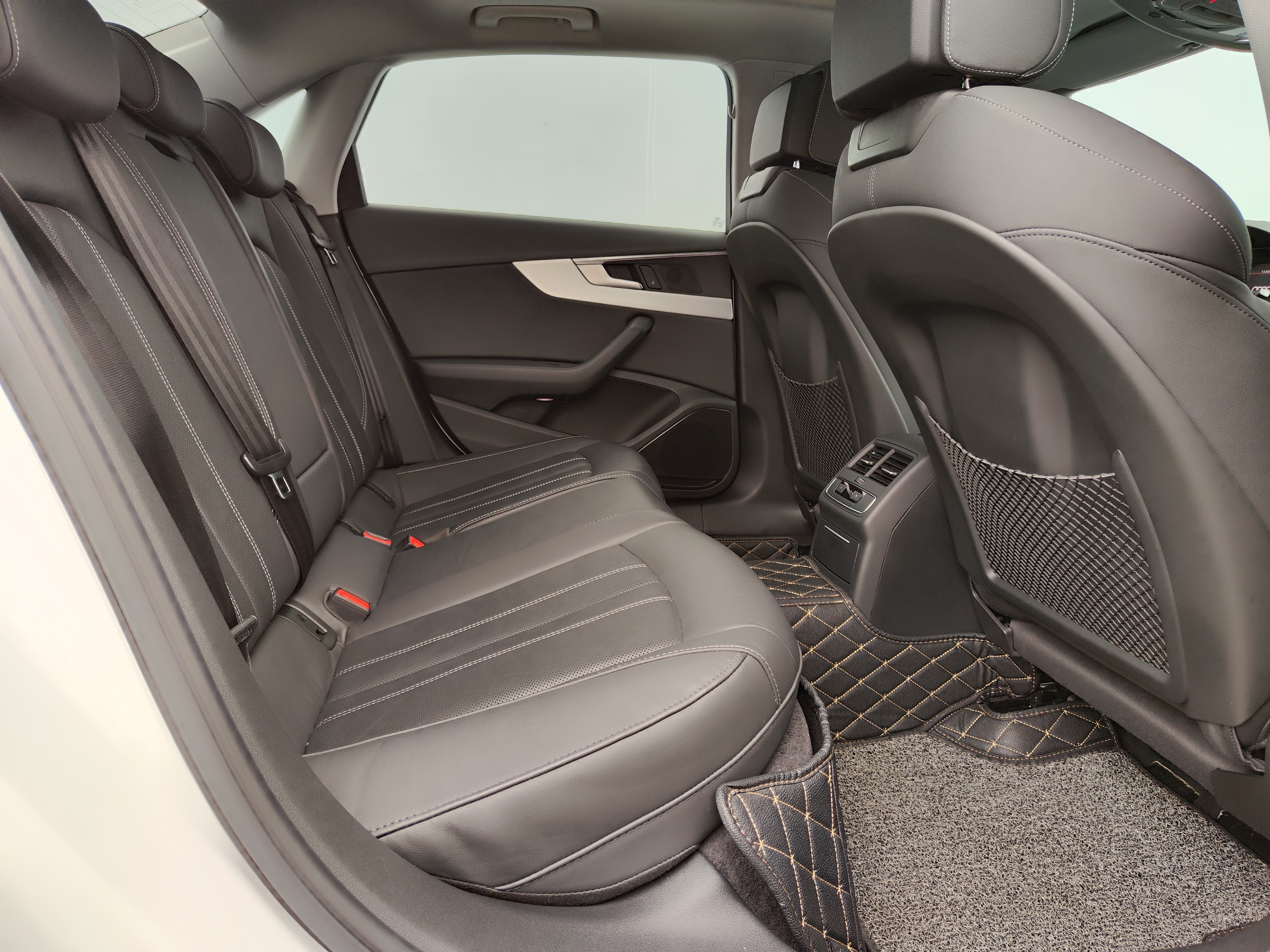 Audi A4L 2020 #9 Audi A4L 2020 car image #9