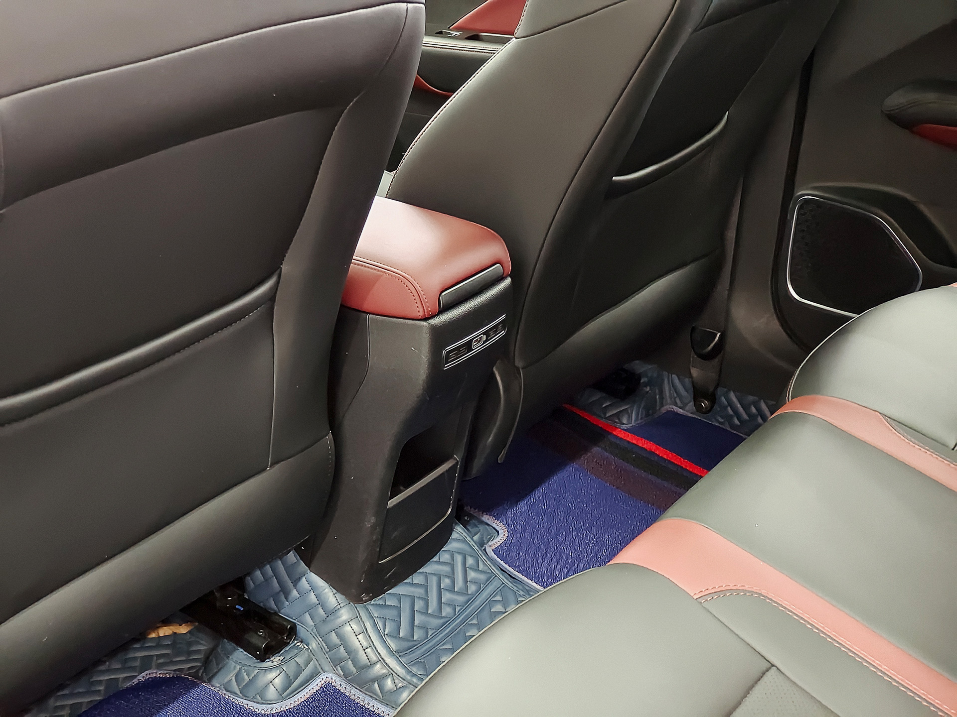 GEELY Coolray 2020 car image #9