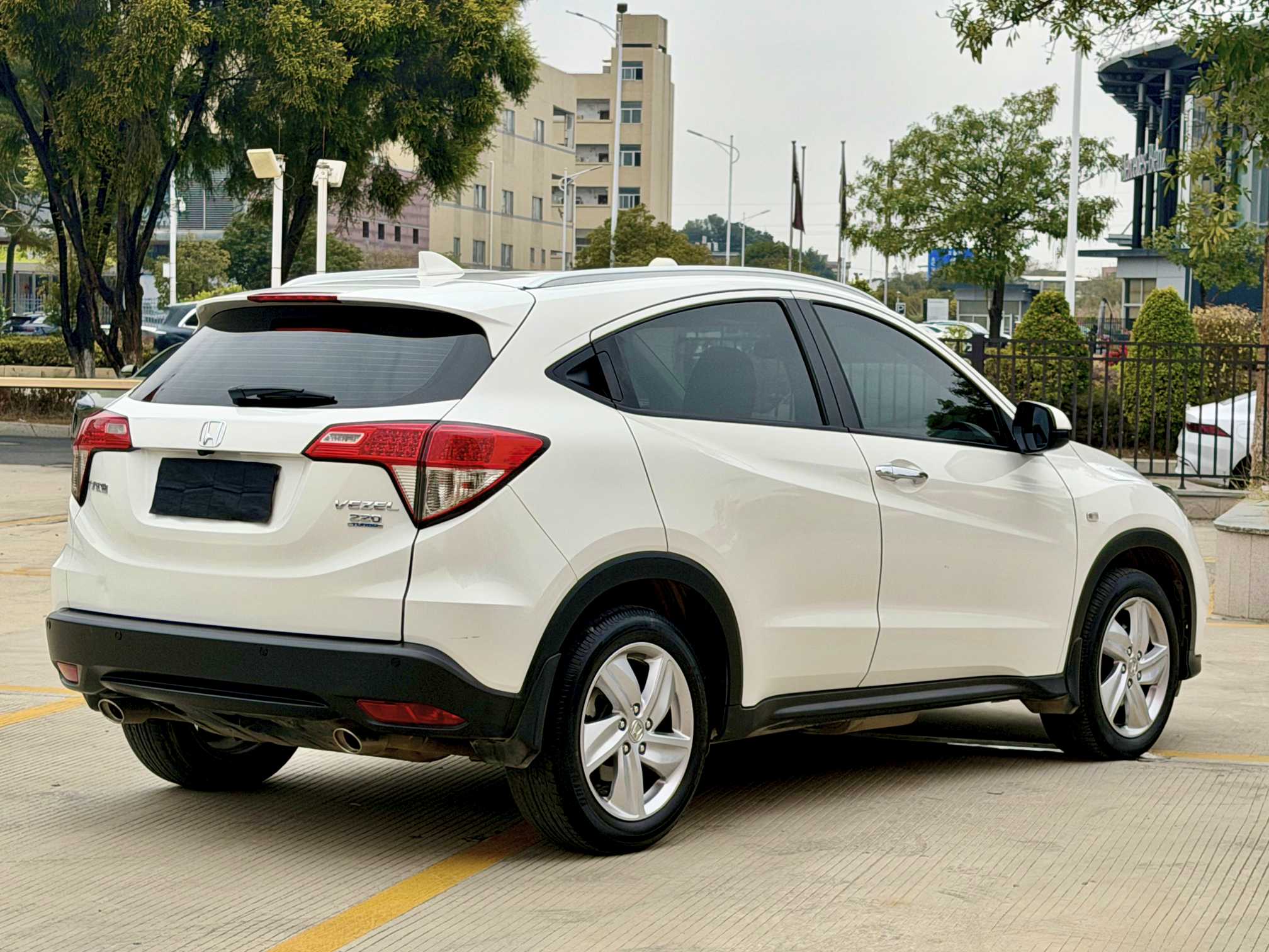 Honda VEZEL 2022 #9 Honda VEZEL 2022 car image #9