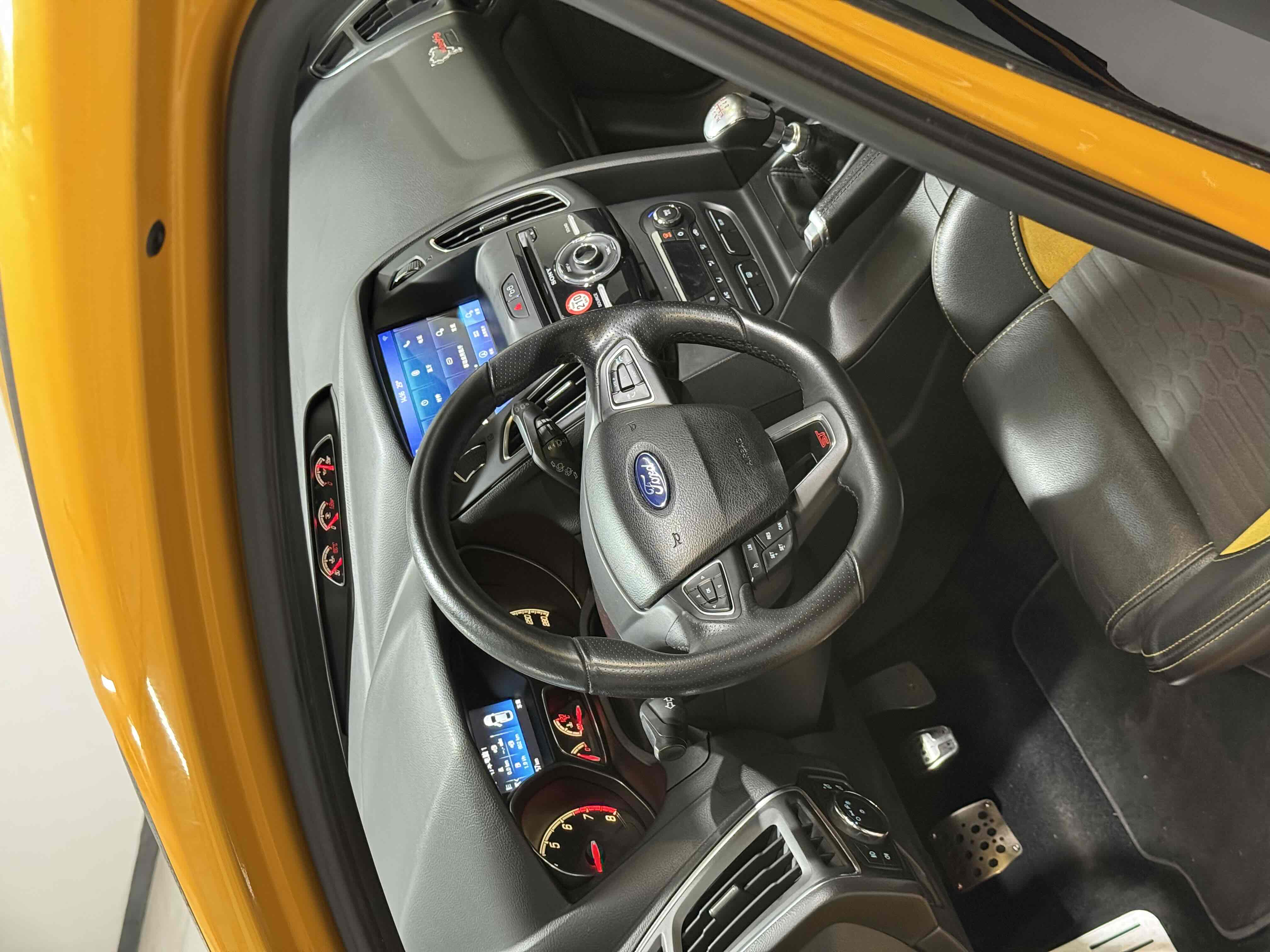 Ford Focus (Imported) 2013 صورة سيارة #9