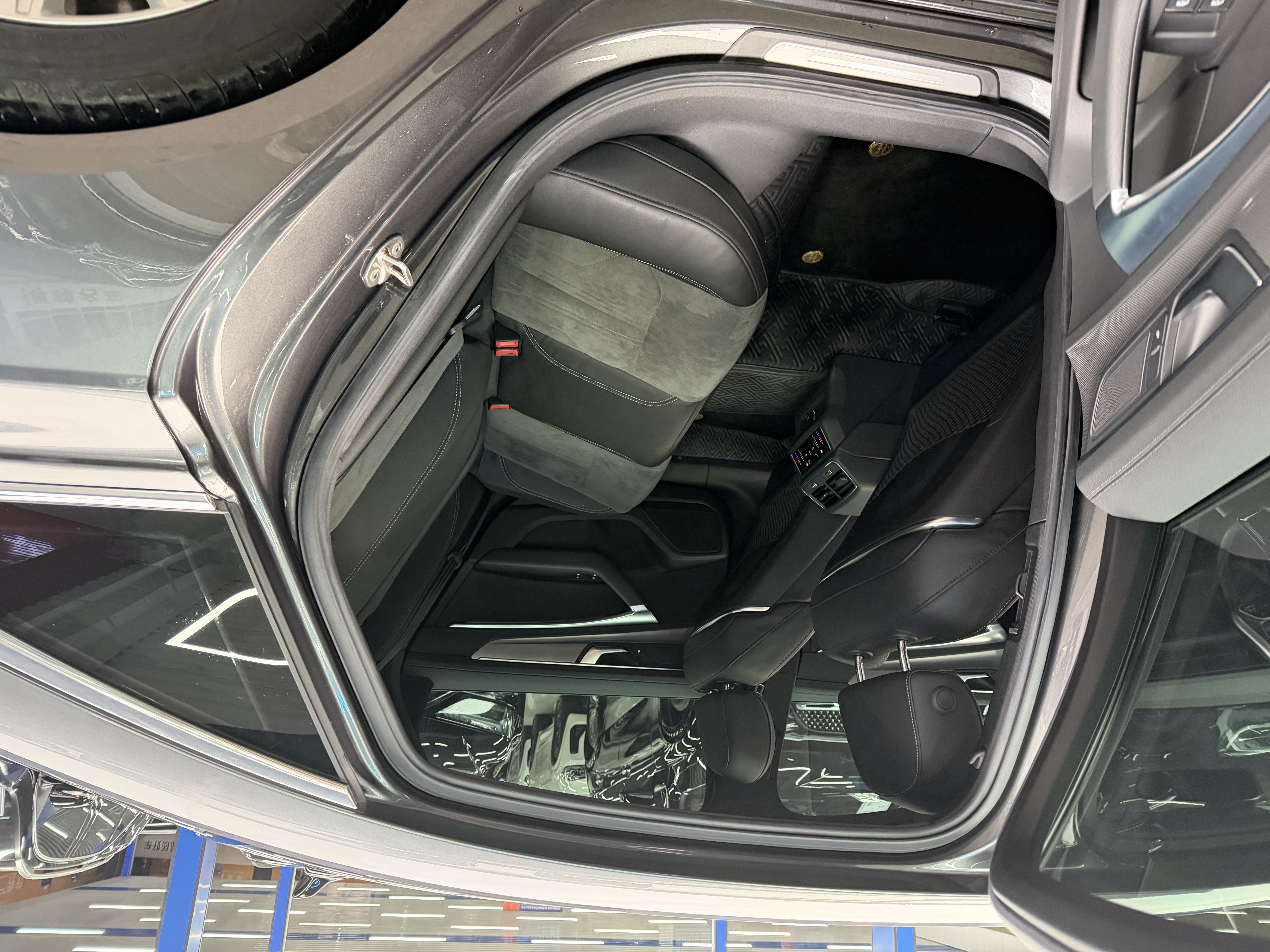 Audi A6L 2020 car image #9