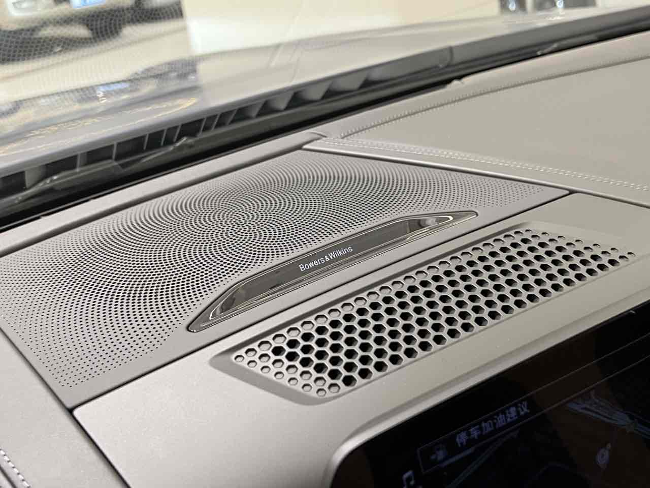 BMW M8 2021 car image #9