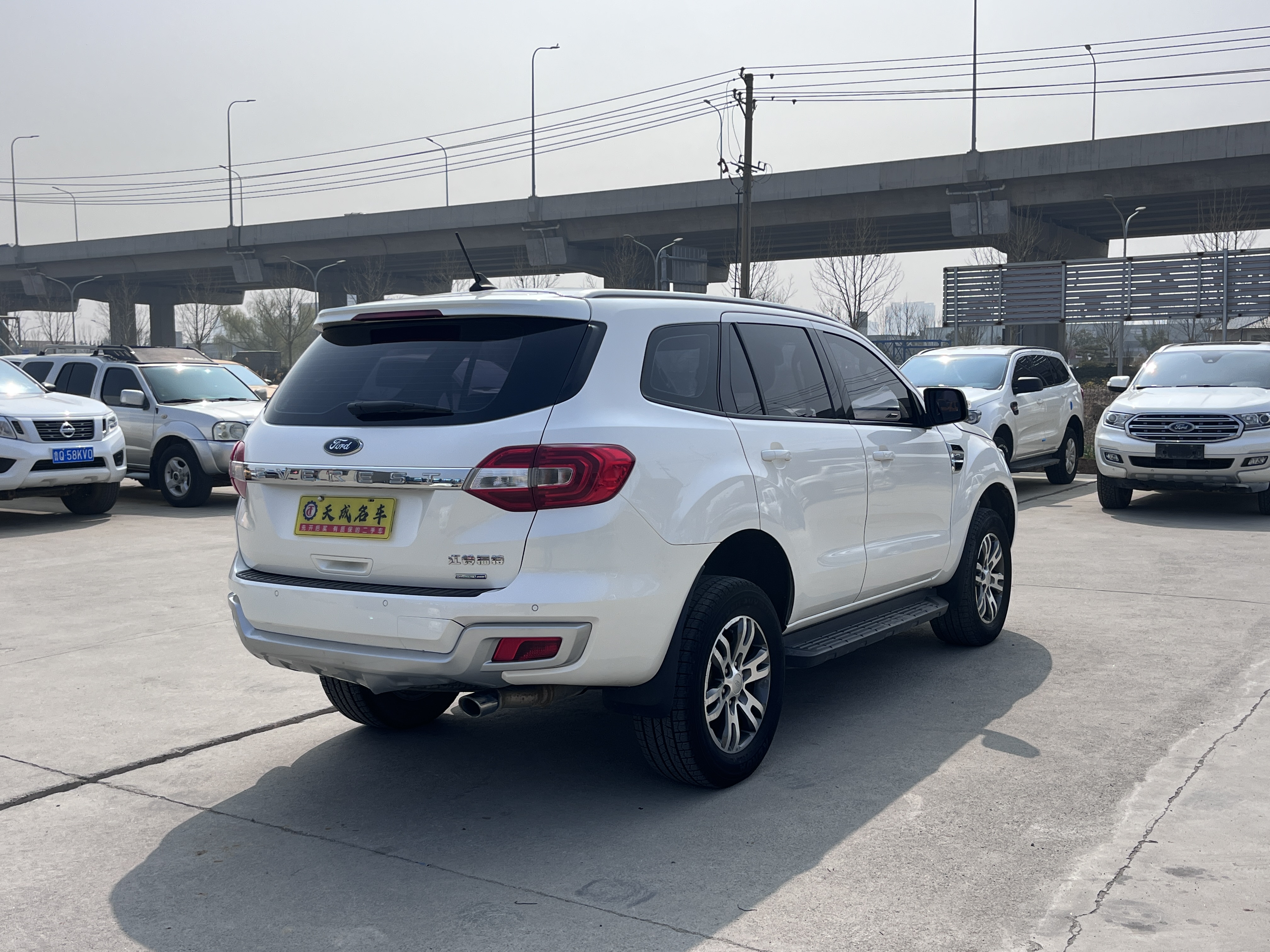 Ford Everest 2021 صورة سيارة #9