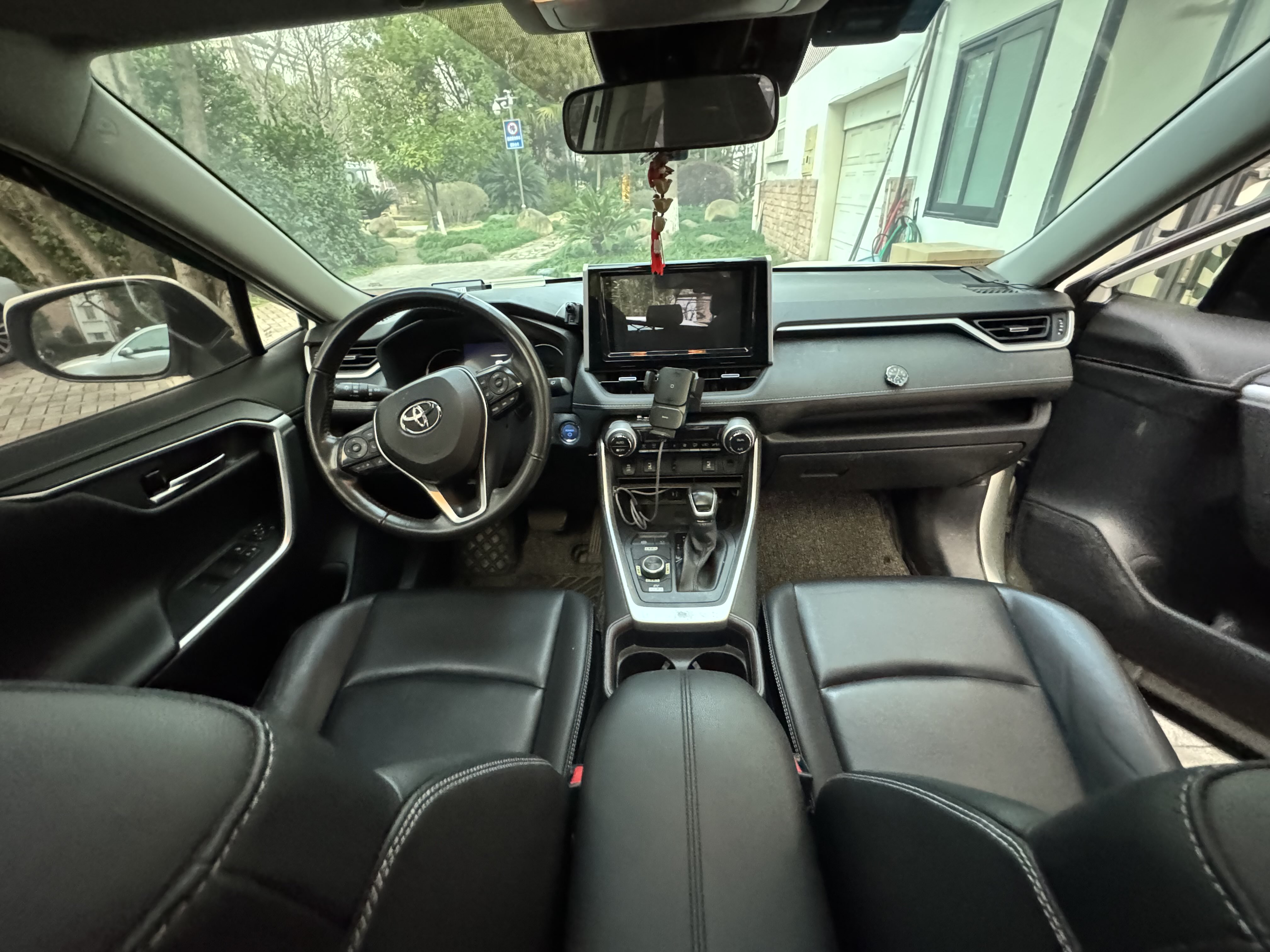 Toyota RAV4 2020 car image #9