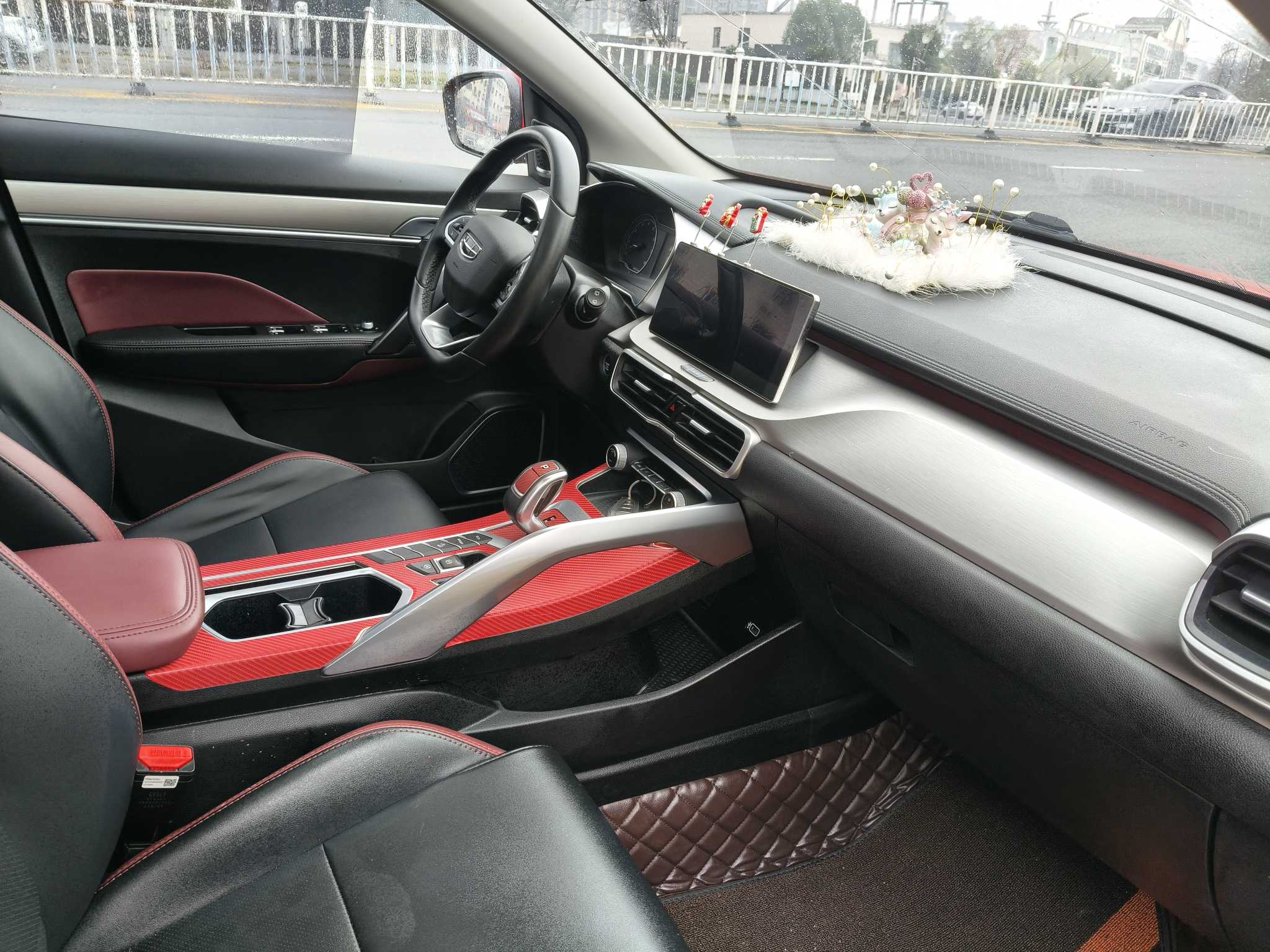 GEELY Coolray 2021 car image #9