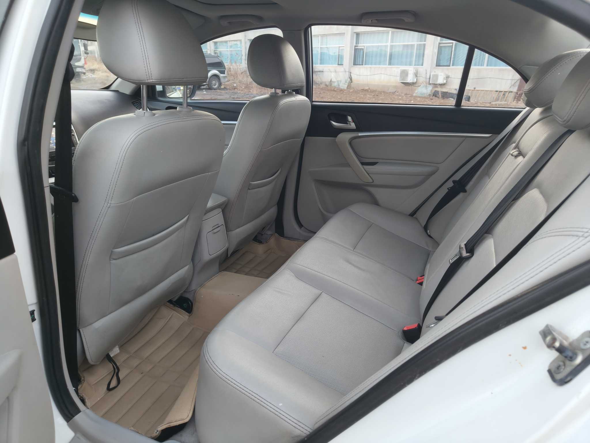 GEELY Emgrand 2015 car image #9