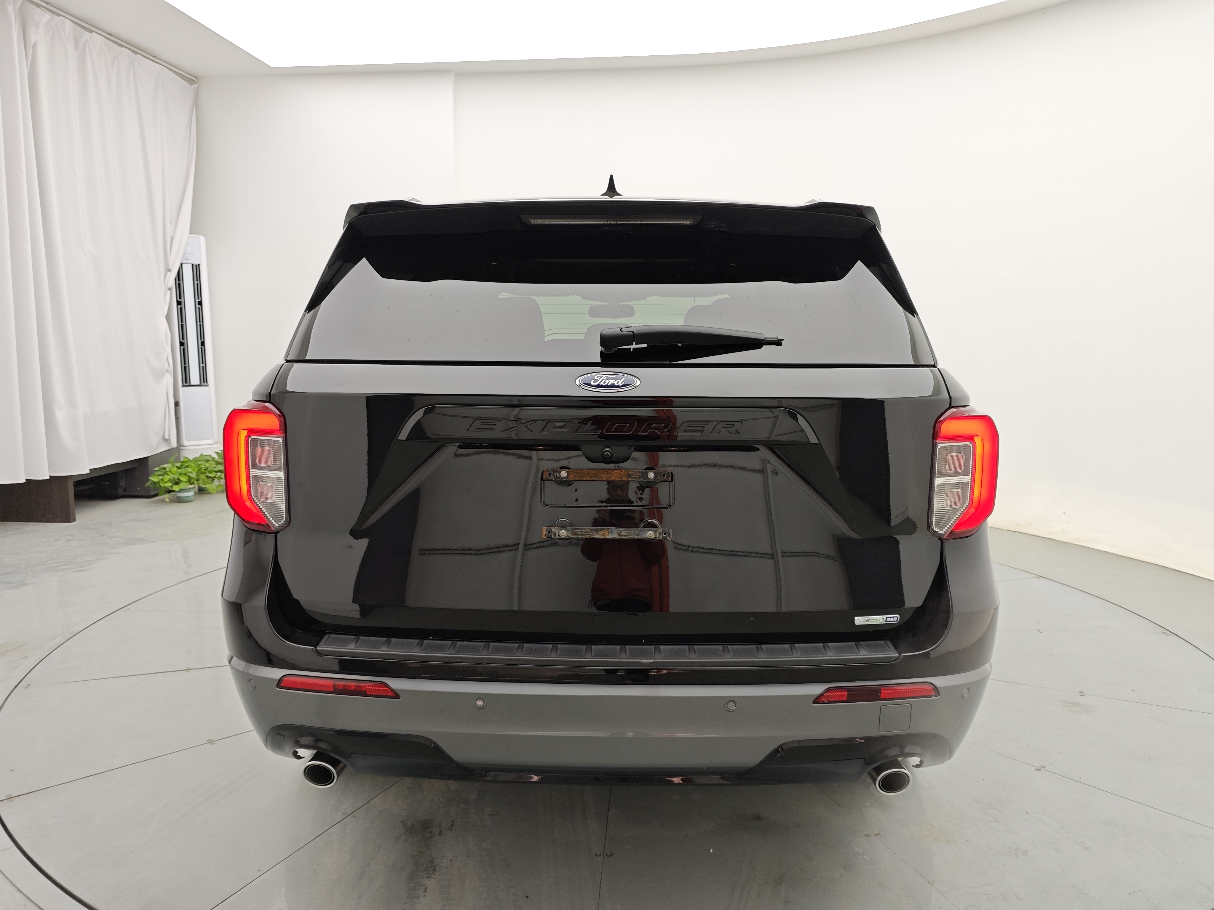 Ford Explorer 2021 car image #9