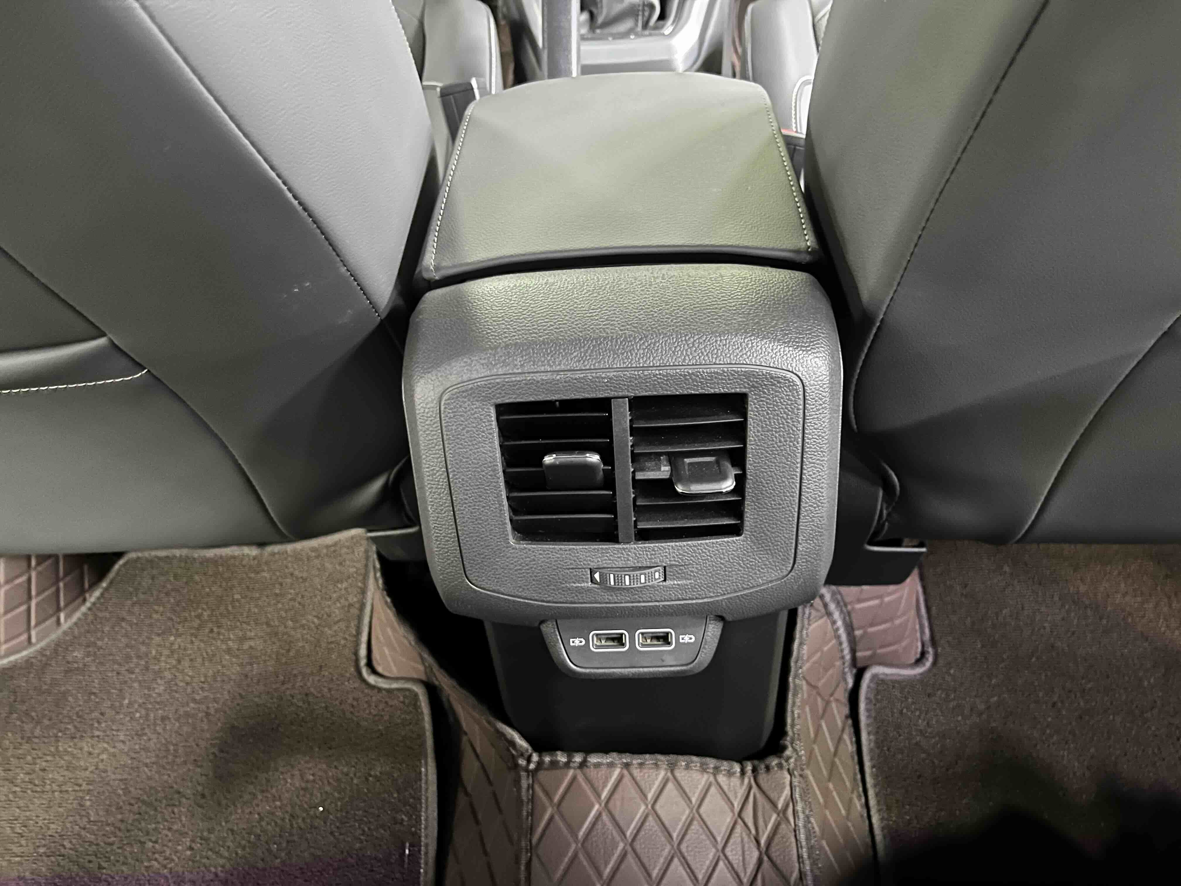 Volkswagen T-Cross 2020 #9 Volkswagen T-Cross 2020 car image #9