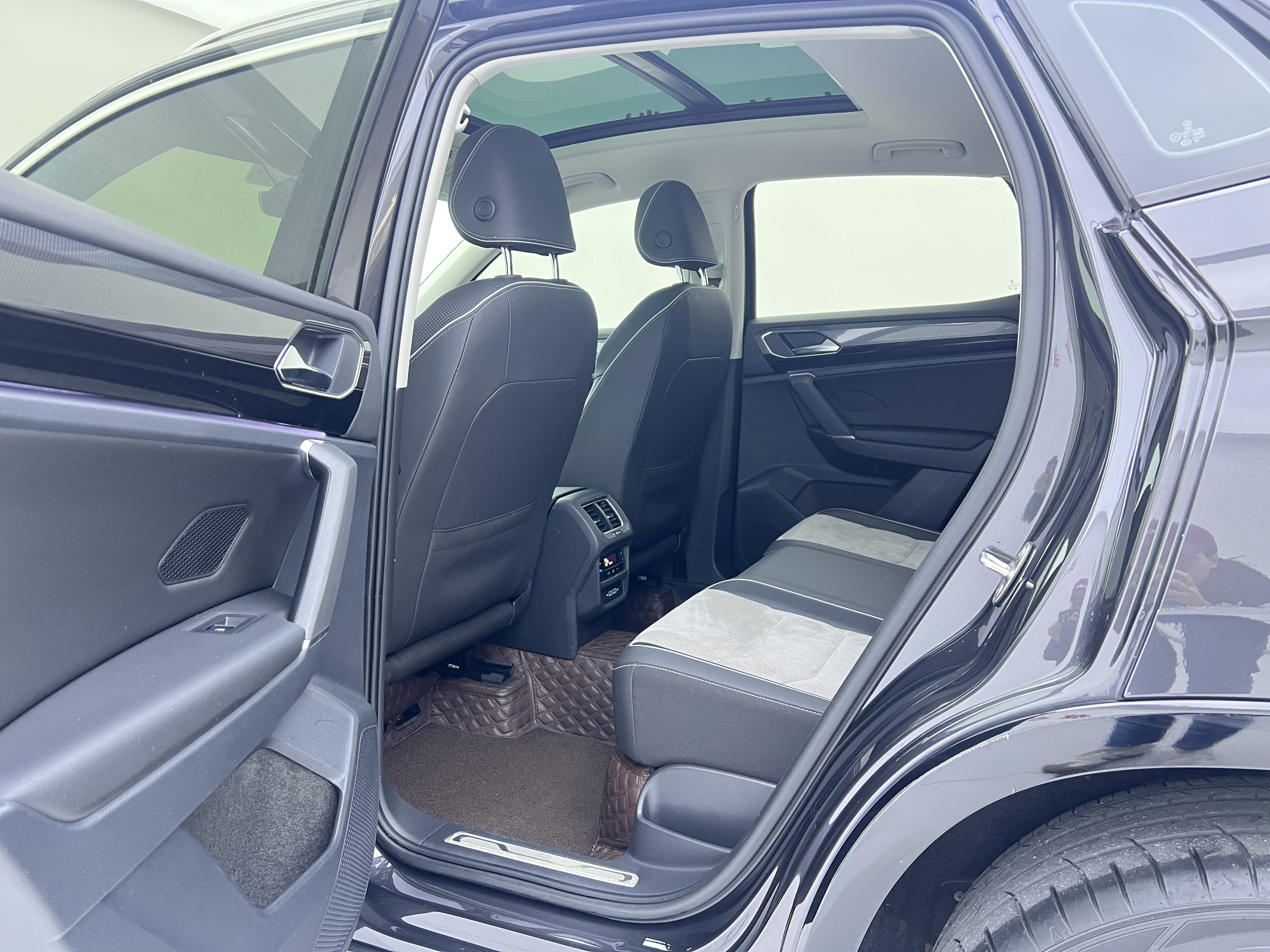 Volkswagen Tayron X 2021 car image #9