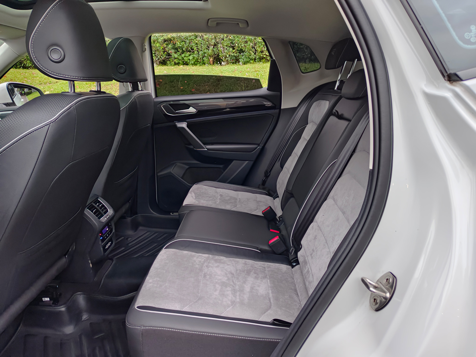 Volkswagen Tayron X 2022 car image #9