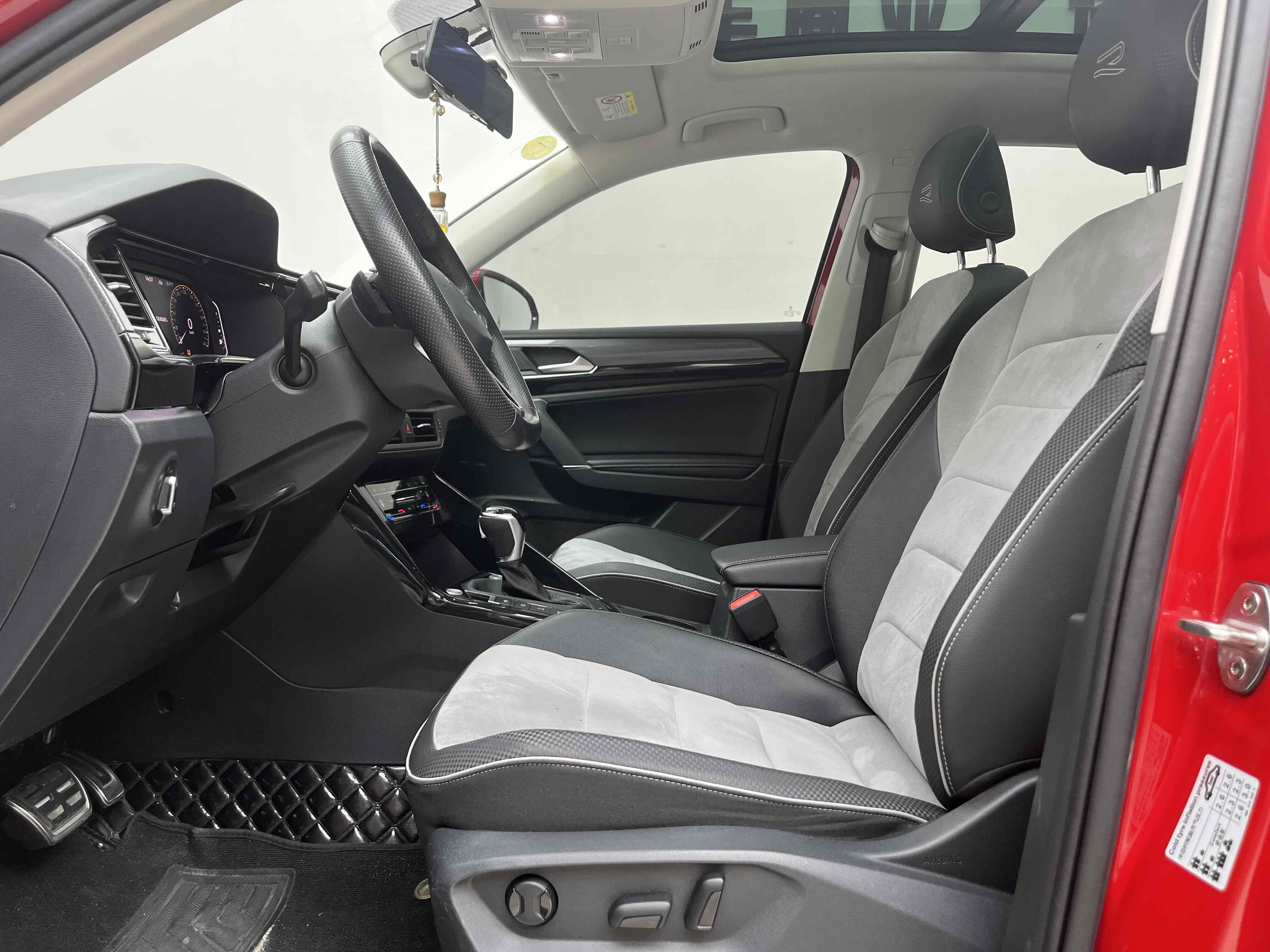 Volkswagen Tayron X 2021 car image #9