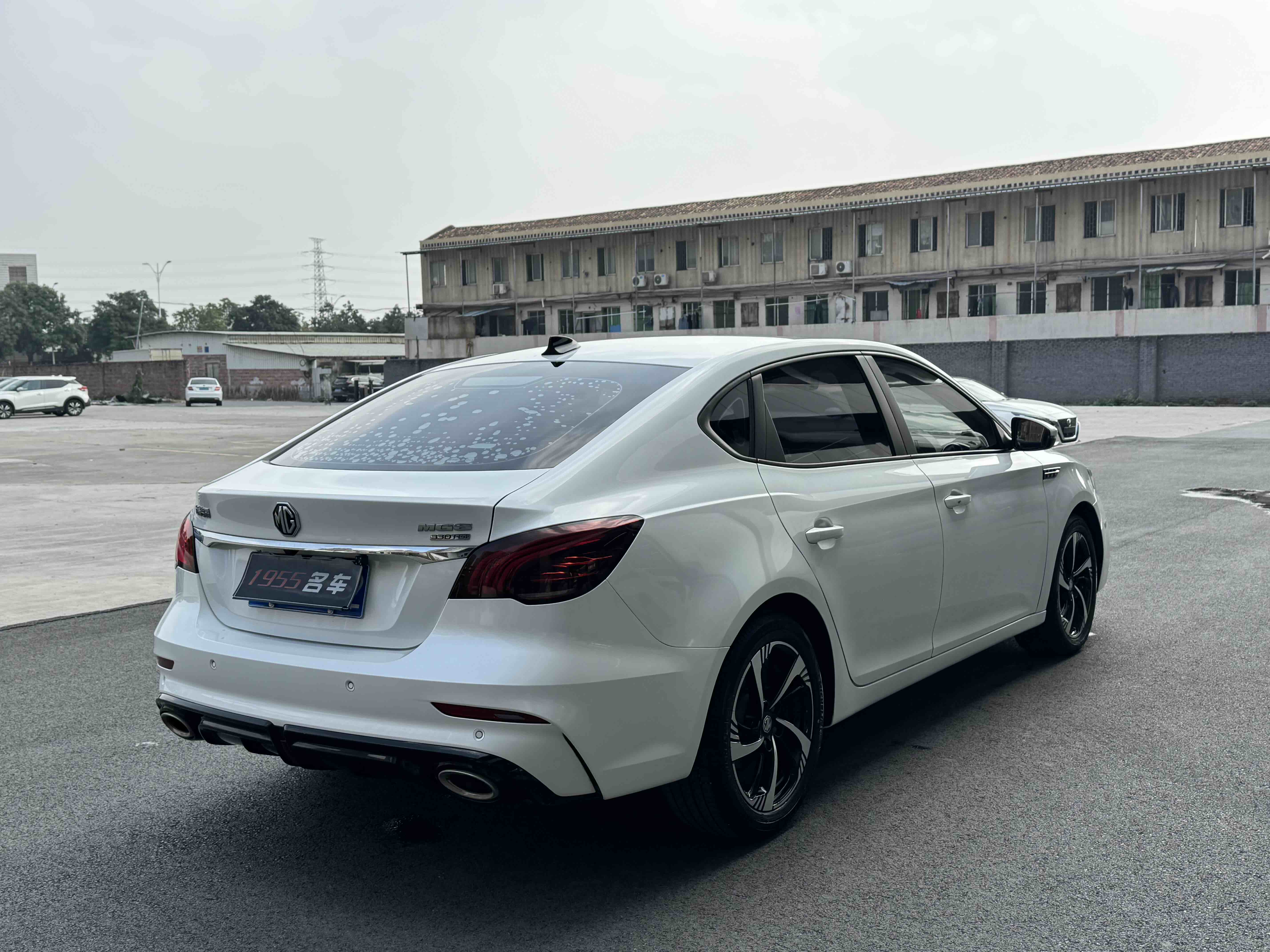 6 2020 car image #9