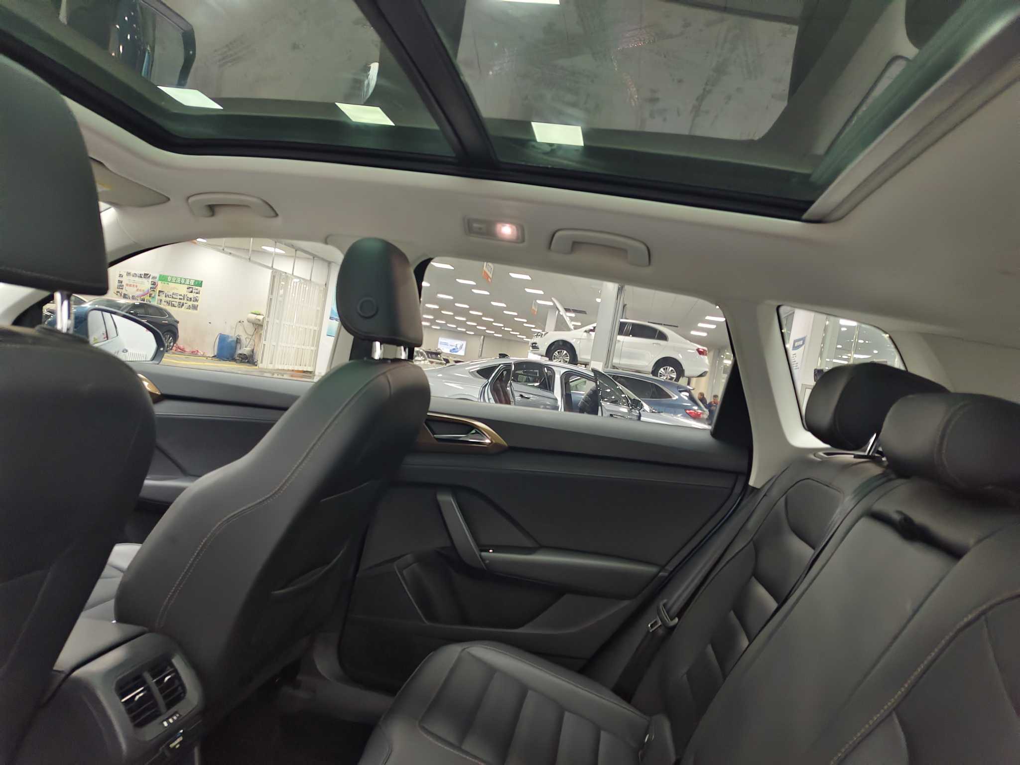 Volkswagen Tharu 2020 car image #9