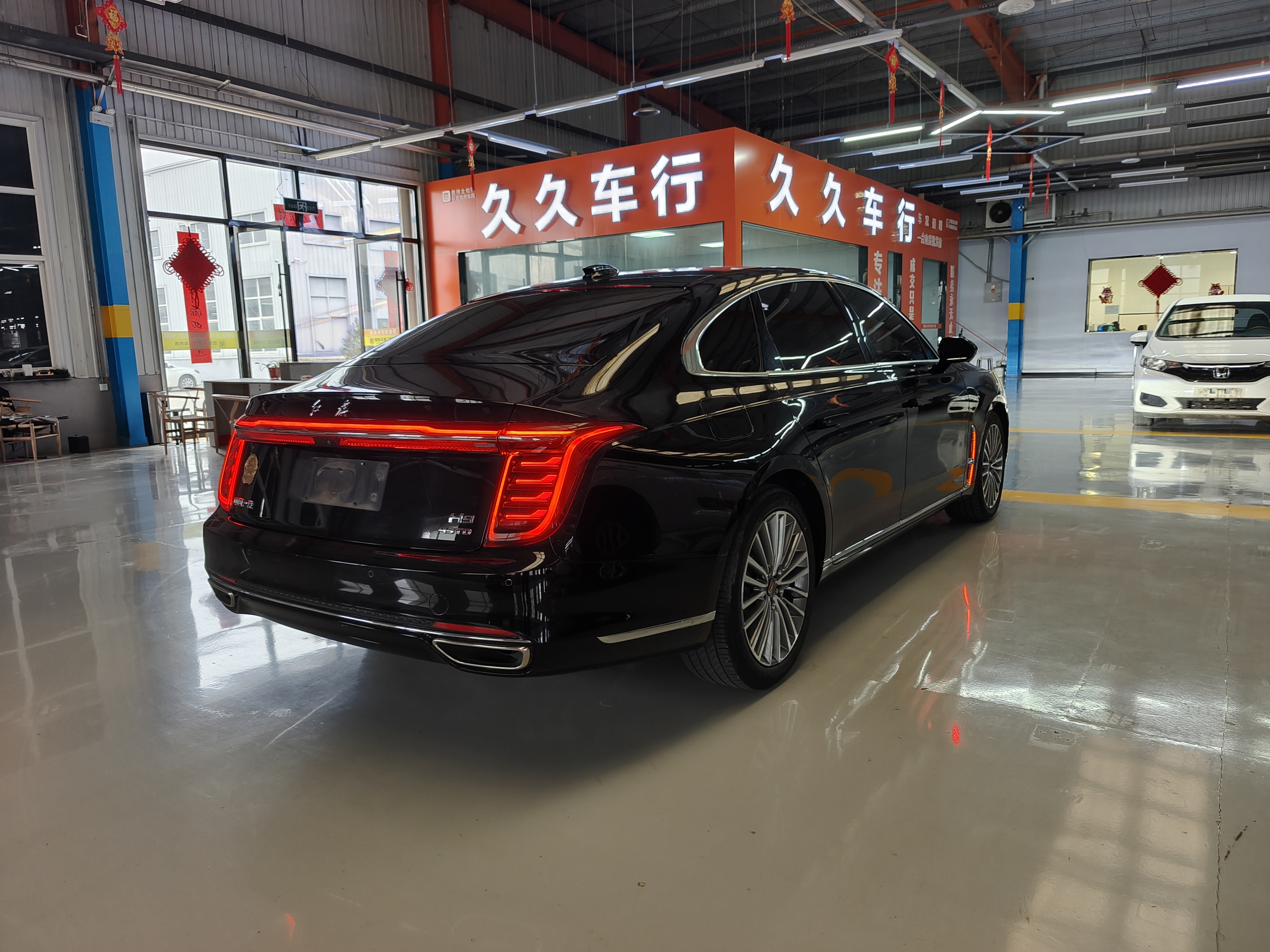 HongQi H9 2022 car image #9