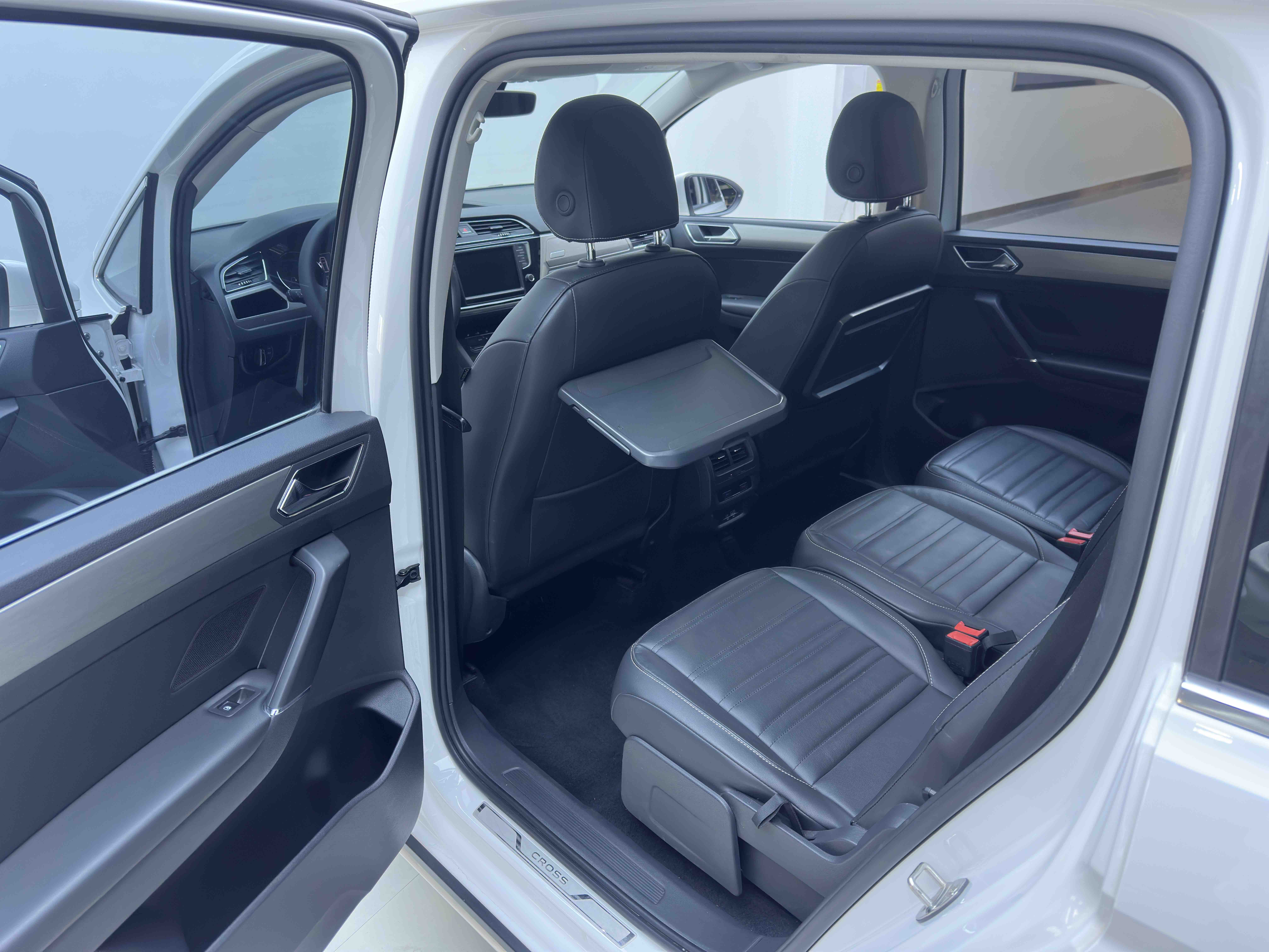 Volkswagen Touran 2022 #9 Volkswagen Touran 2022 car image #9