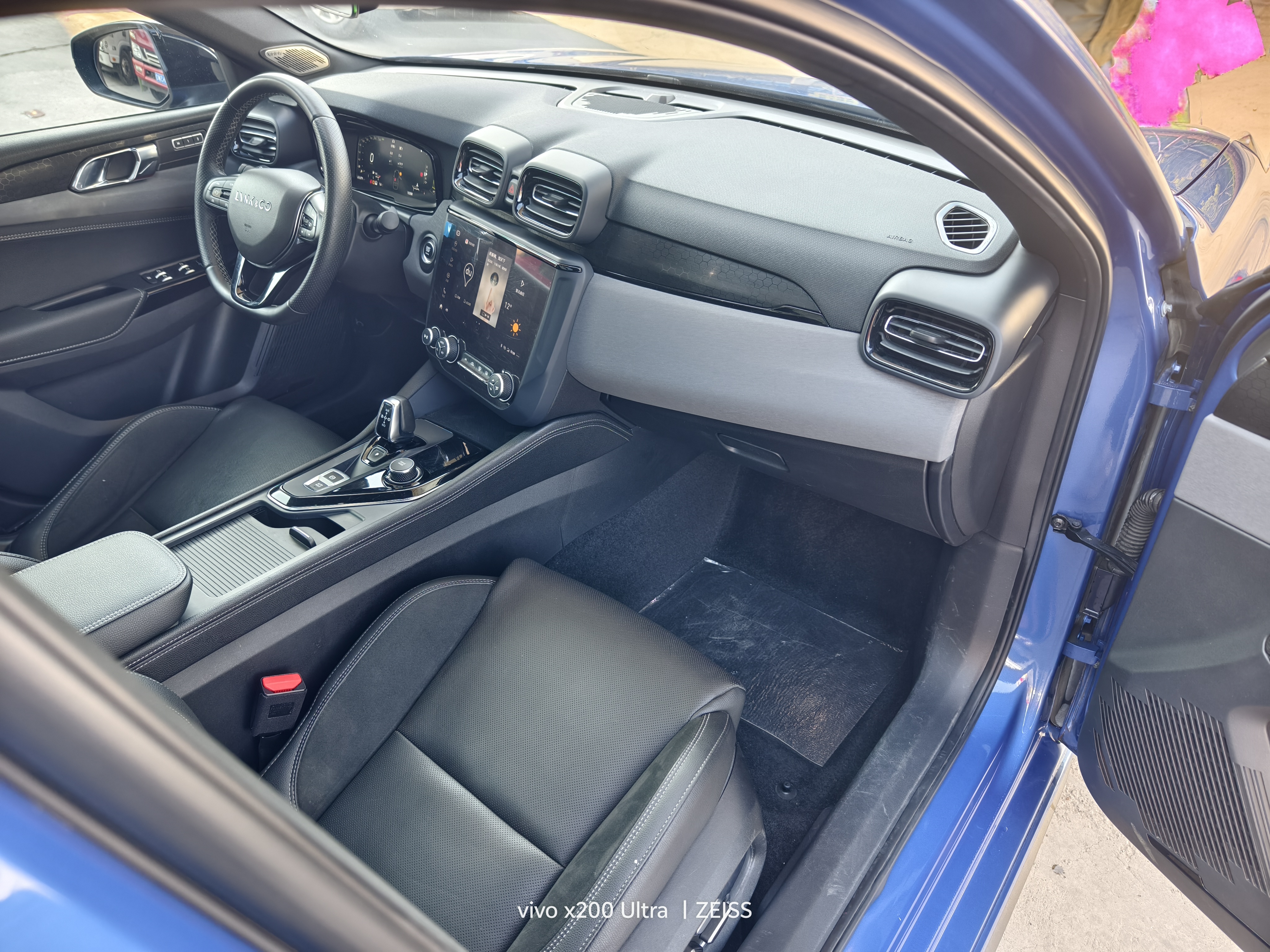Lynk & Co 03 2021 car image #9