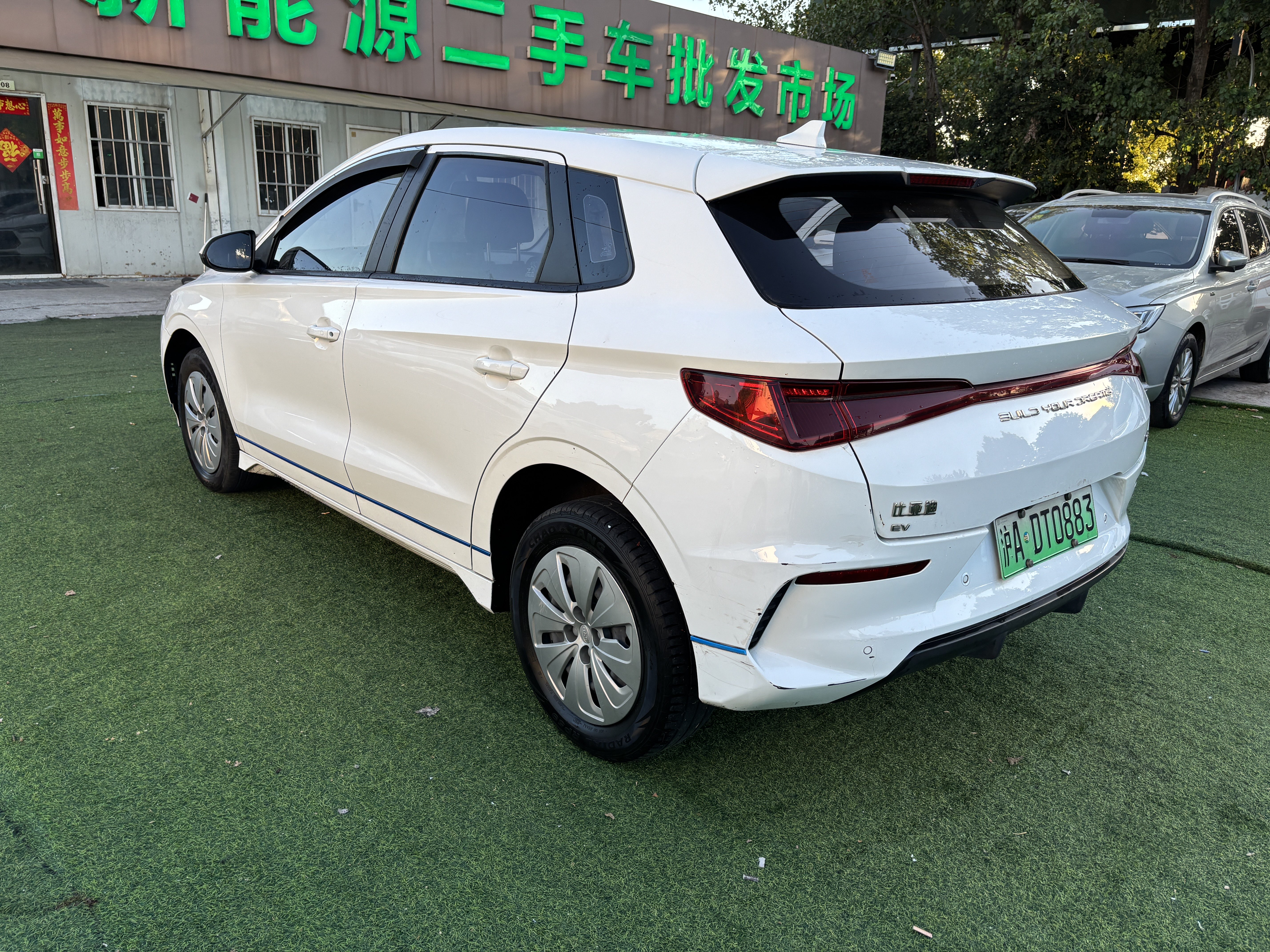 BYD e2 2020 изображение автомобиля #9