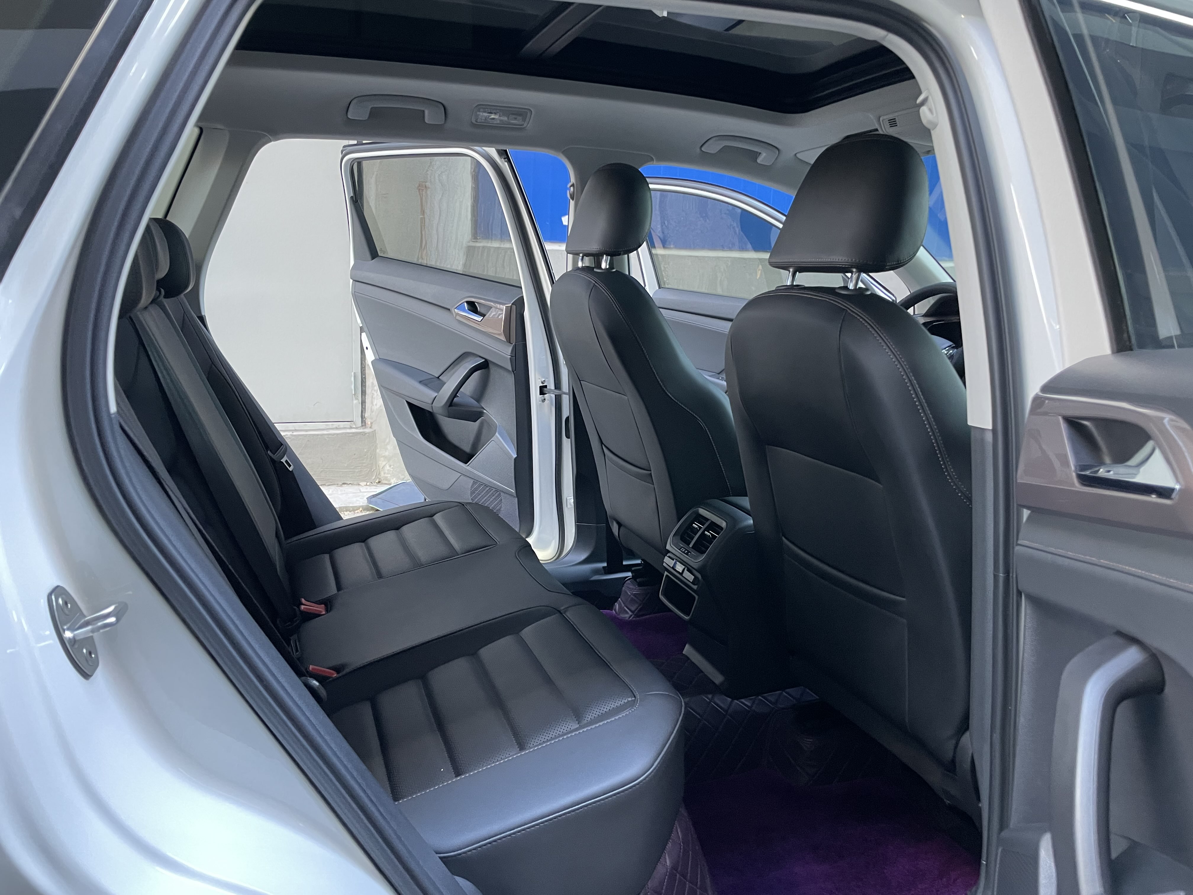 Volkswagen Tharu 2021 car image #9