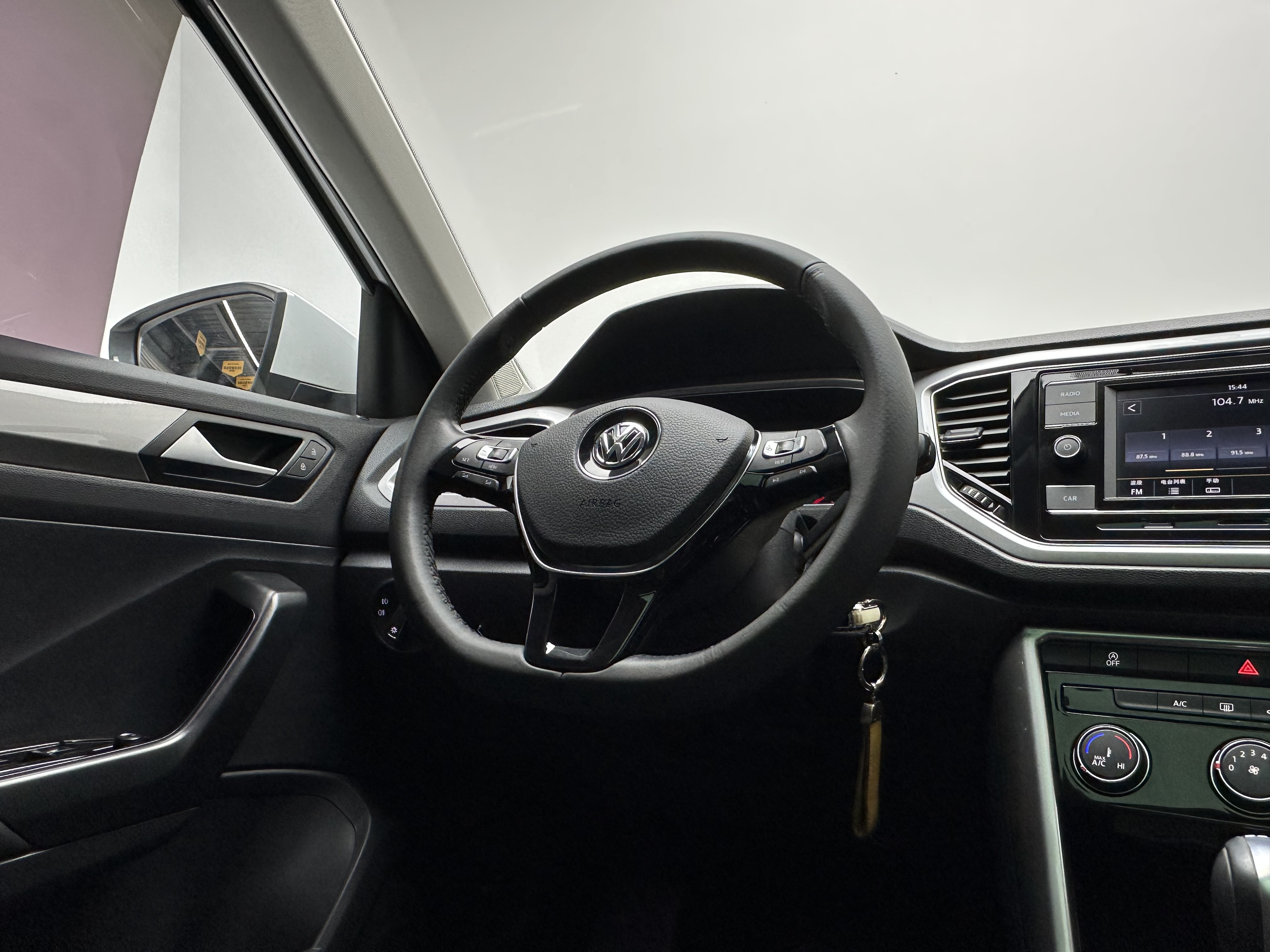 Volkswagen T-Roc 2020 #9 Volkswagen T-Roc 2020 car image #9