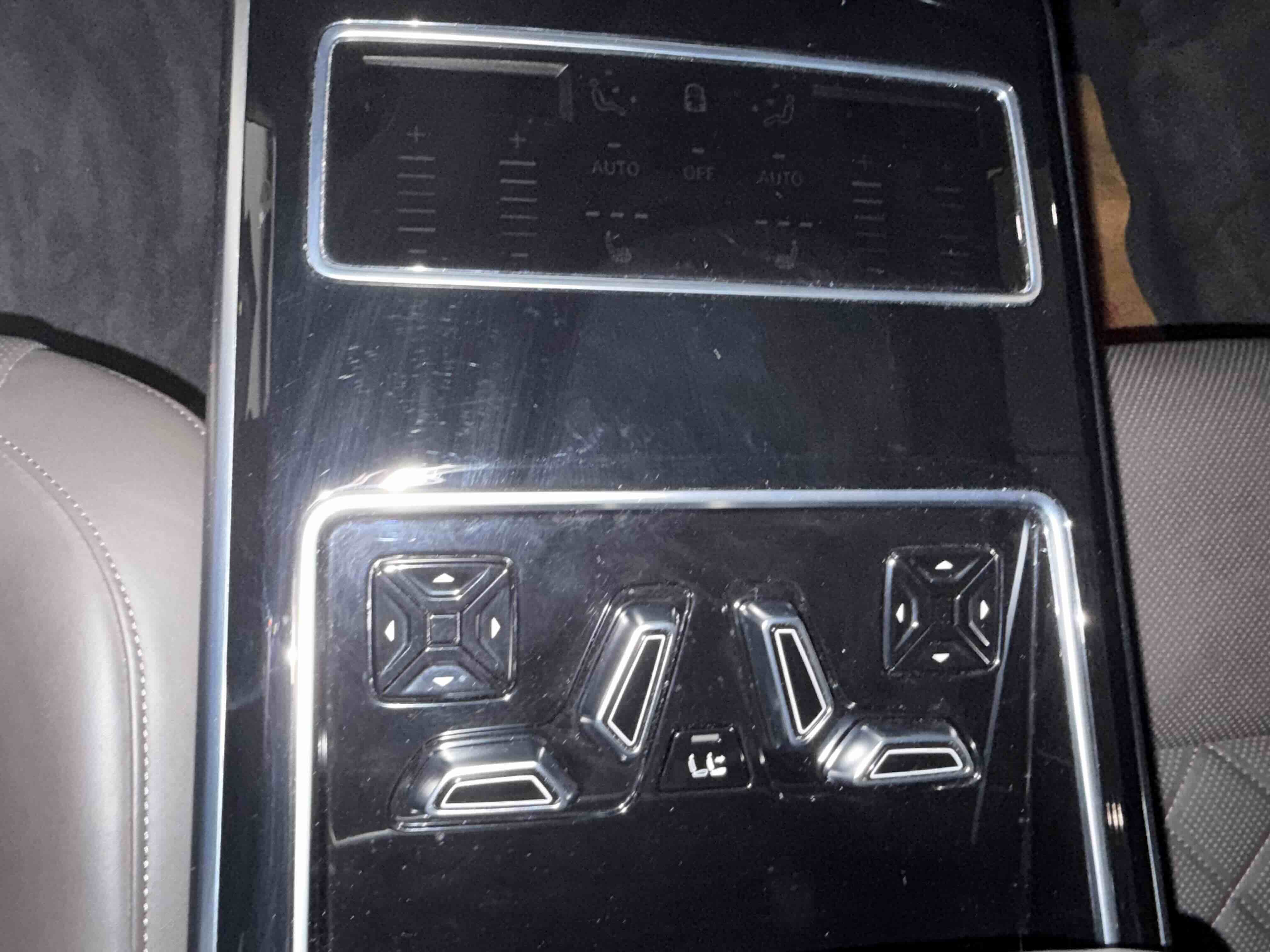 Audi A8 2020 car image #9