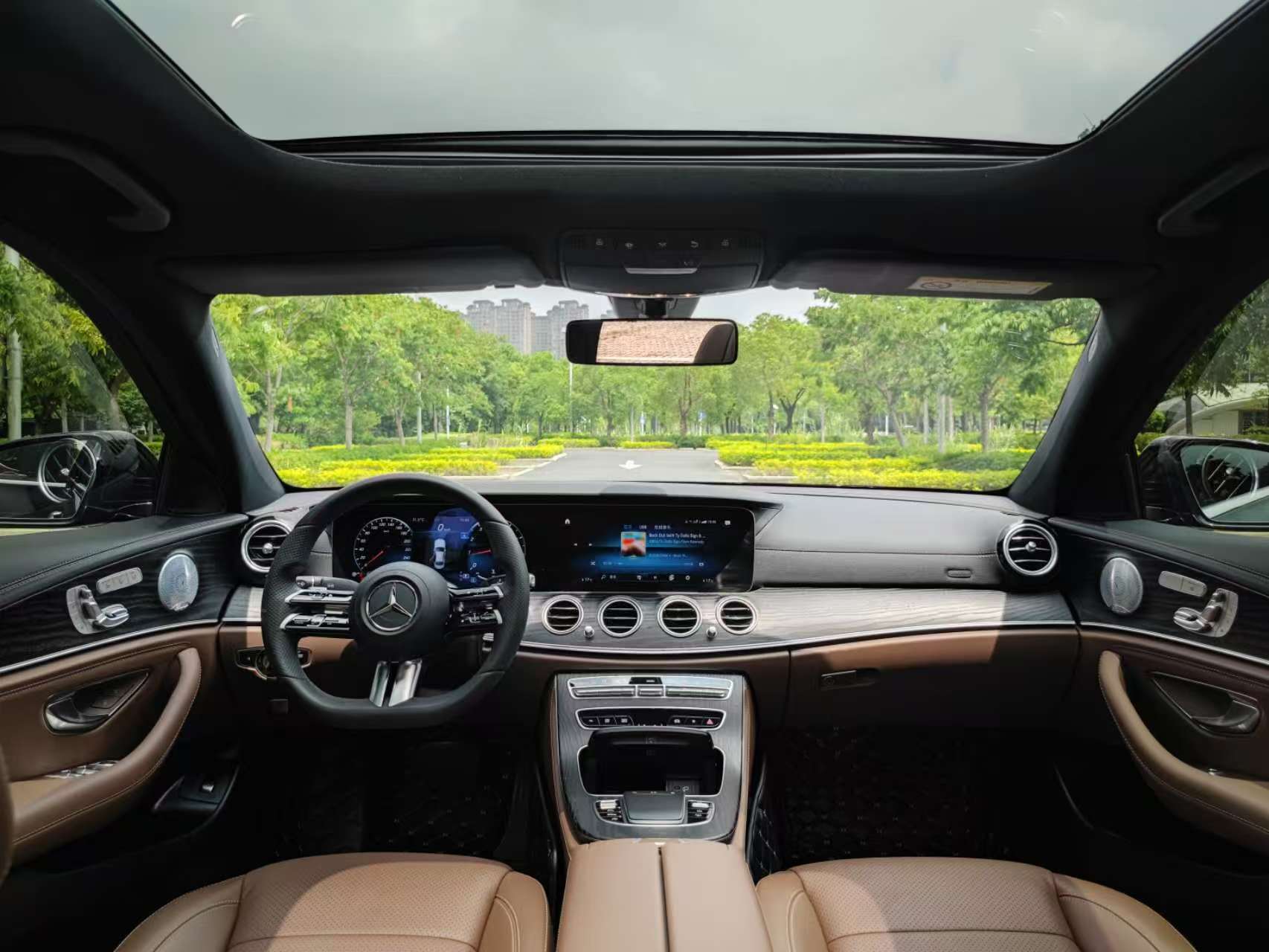 Mercedes-Benz E Class 2021 car image #9