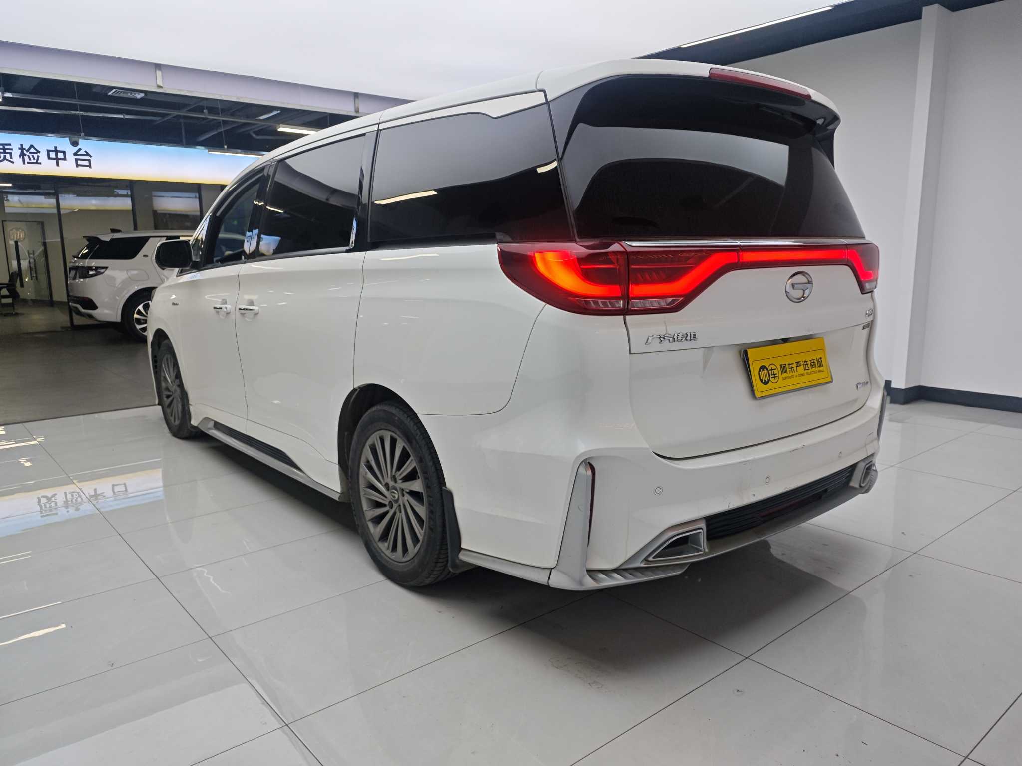 广汽传祺 传祺M8 2022 汽车图片 #9