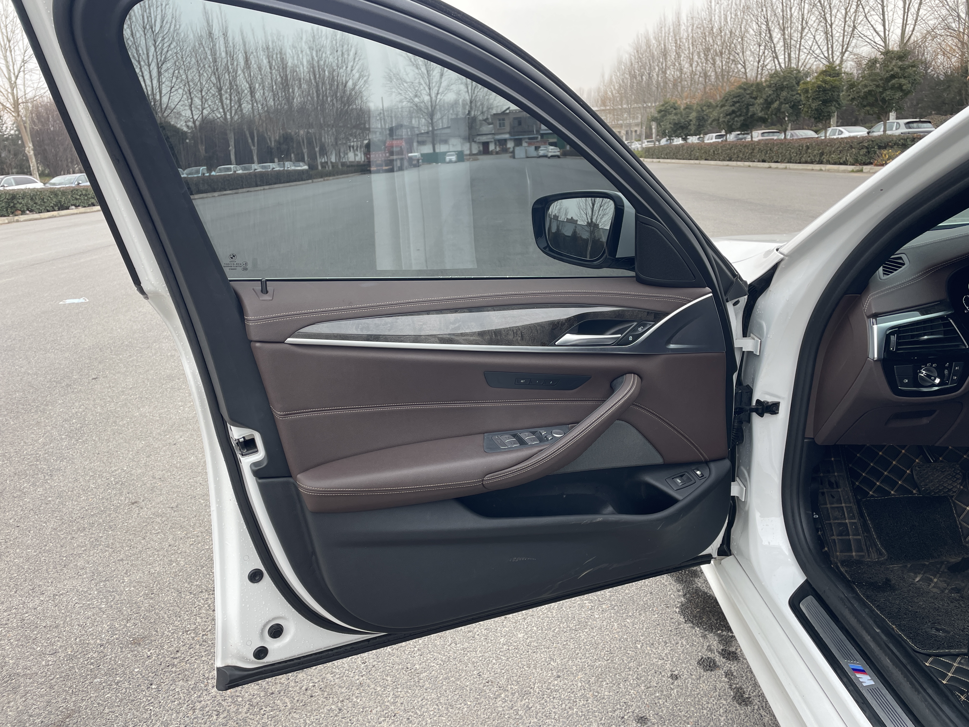 BMW 5 Series New Energy 2021 car image #9