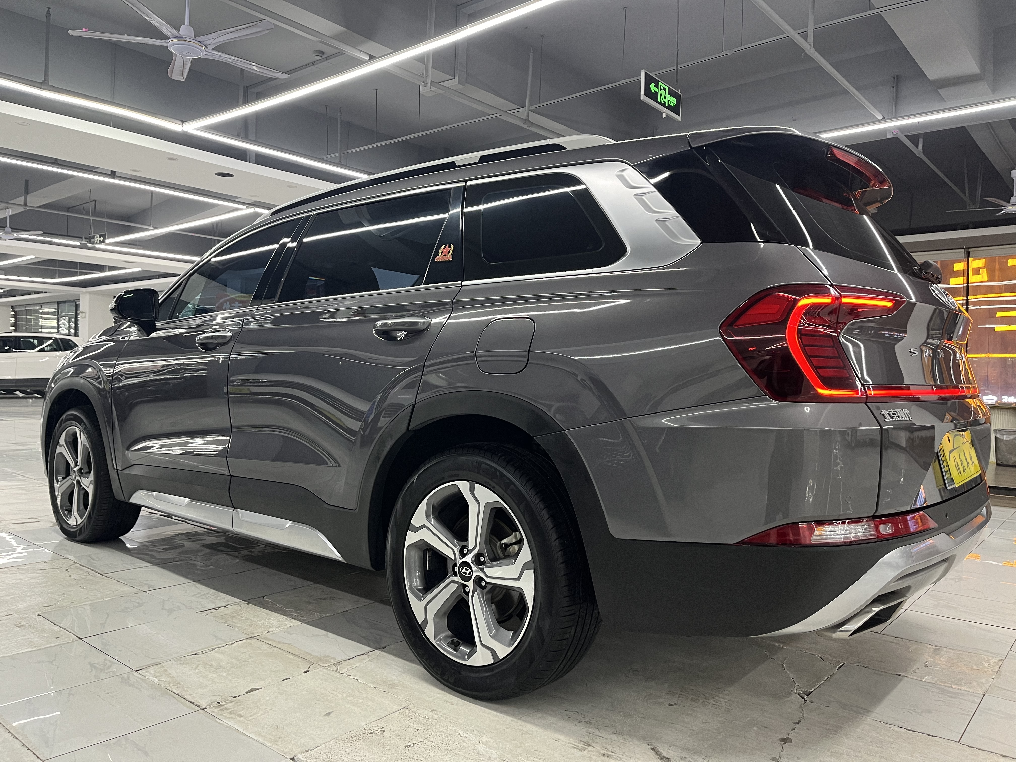 Hyundai Santa Fe 2021 car image #9