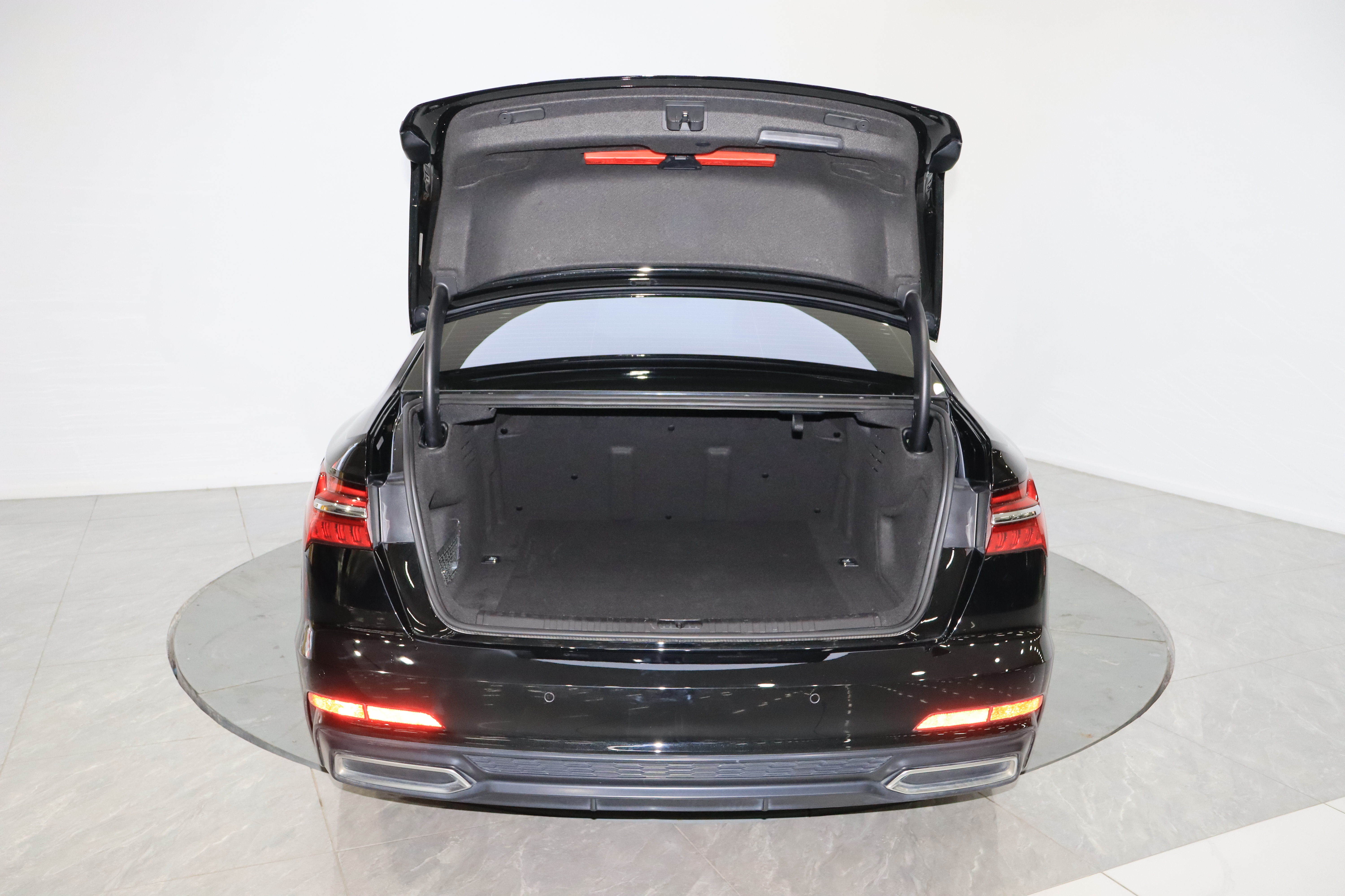 2021 car image #9