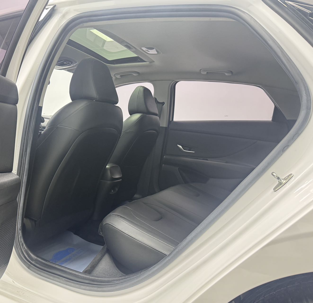 Hyundai Elantra 2021 immagine di auto #9