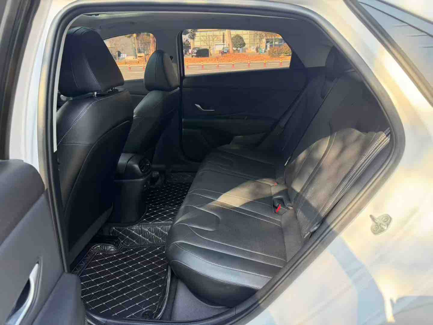 Hyundai Elantra 2023 car image #9
