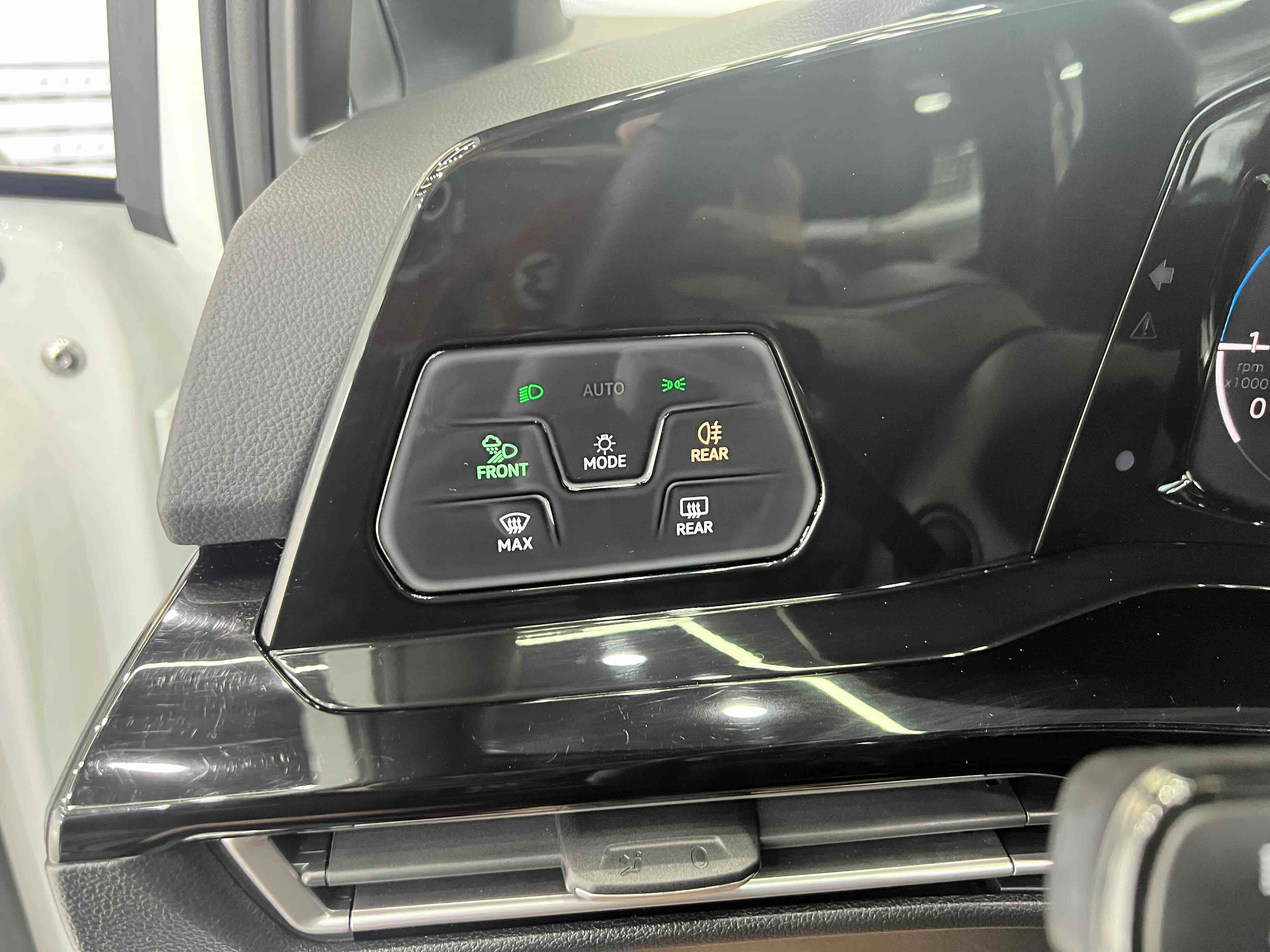 Volkswagen Golf 2022 car image #9