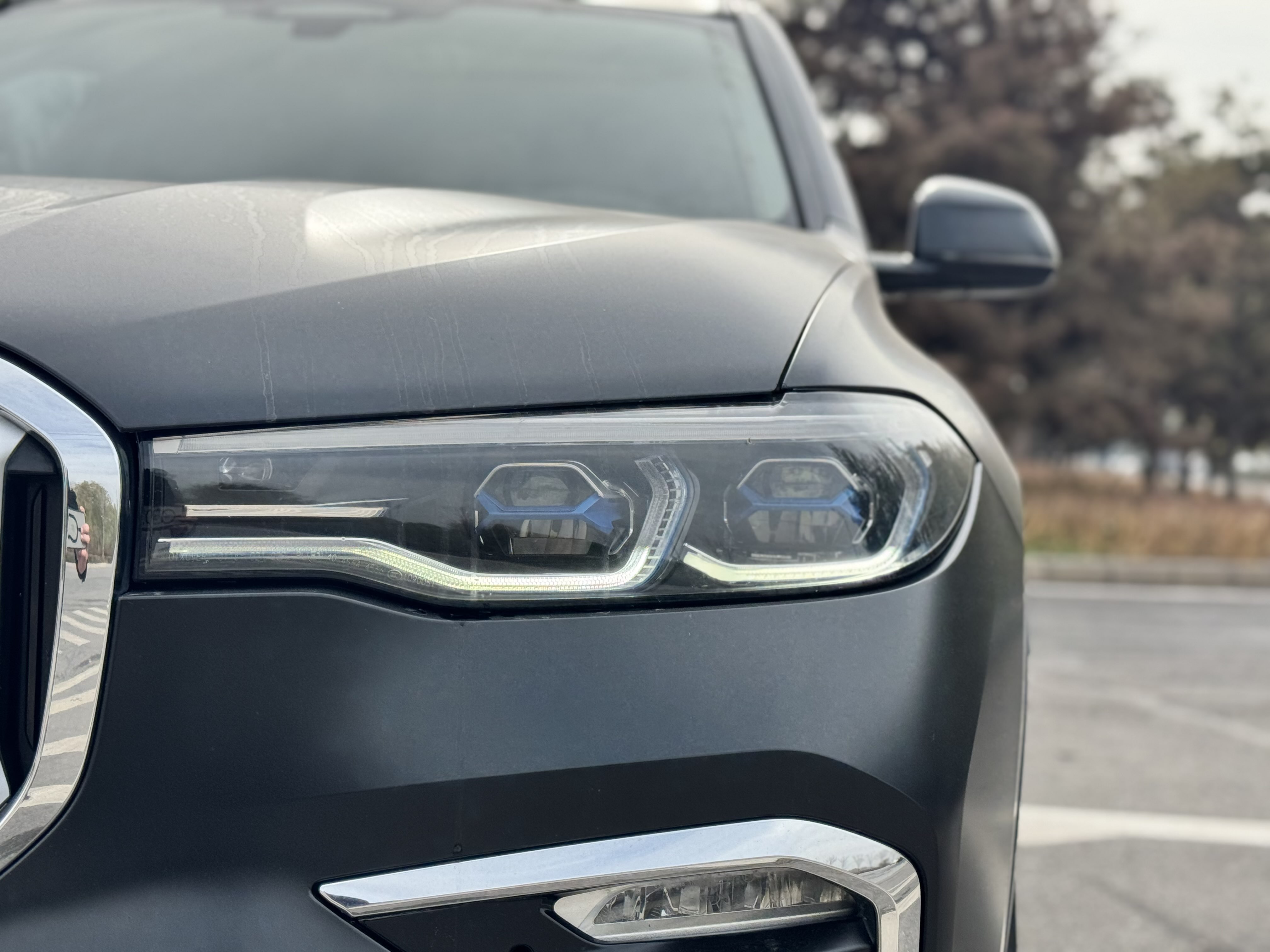 BMW X7 M60i 2021 car image #9