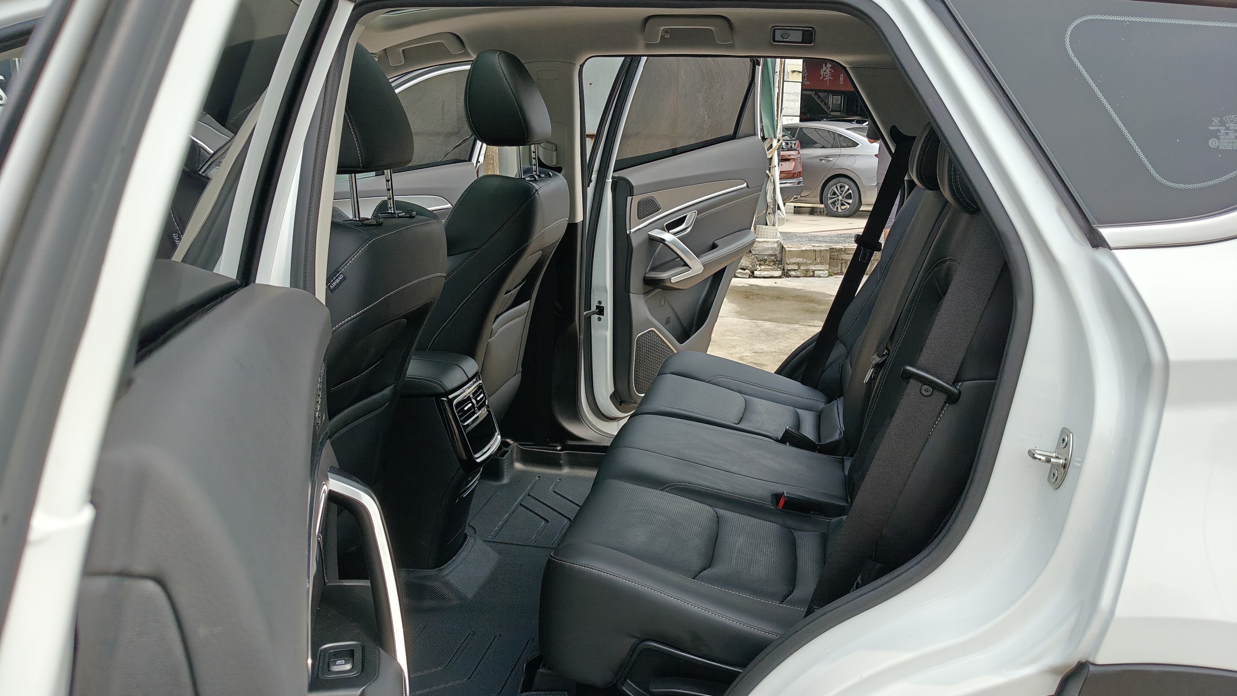 X70 PLUS 2021 #9 X70 PLUS 2021 car image #9