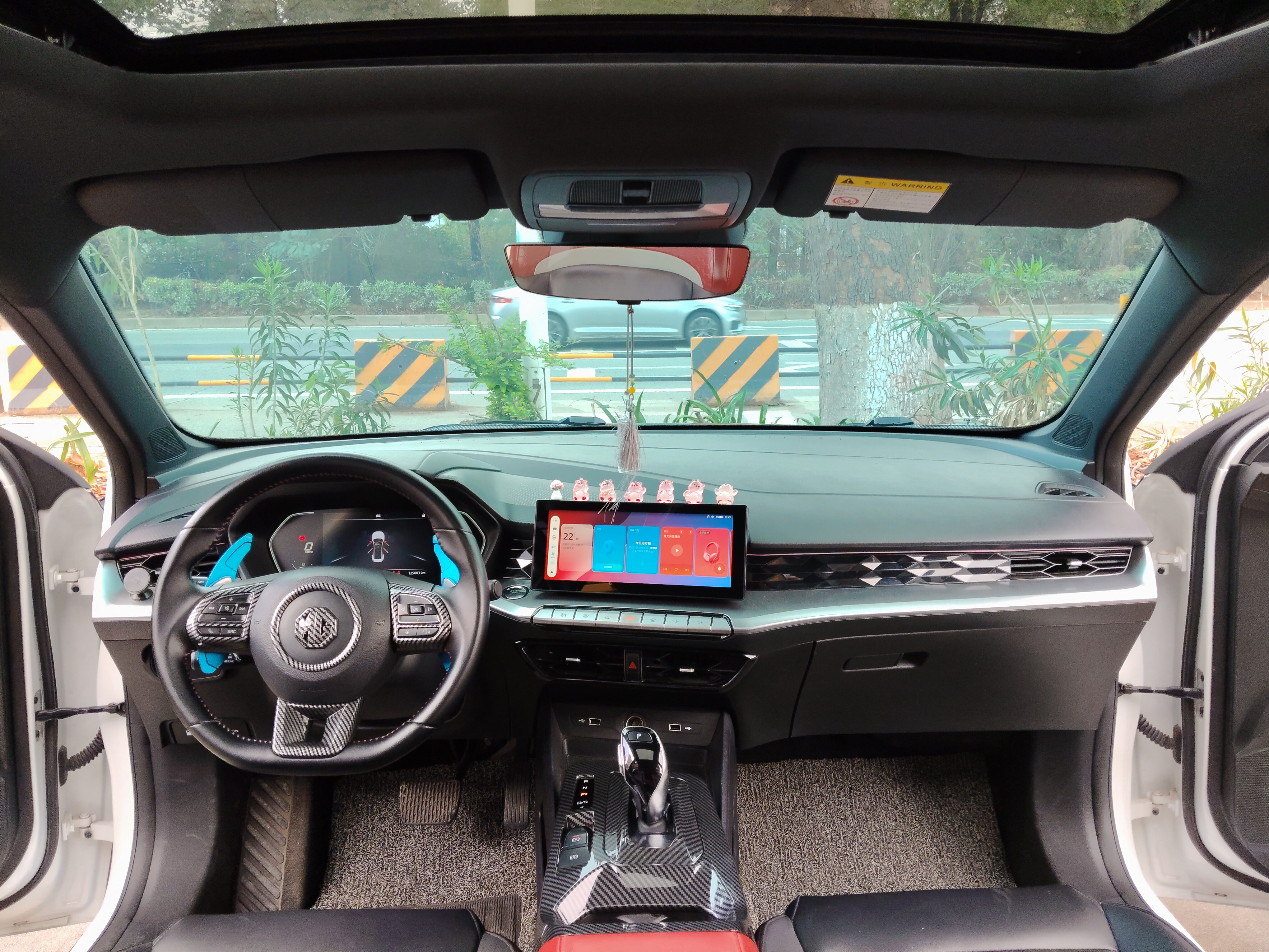 5 2022 immagine di auto #9