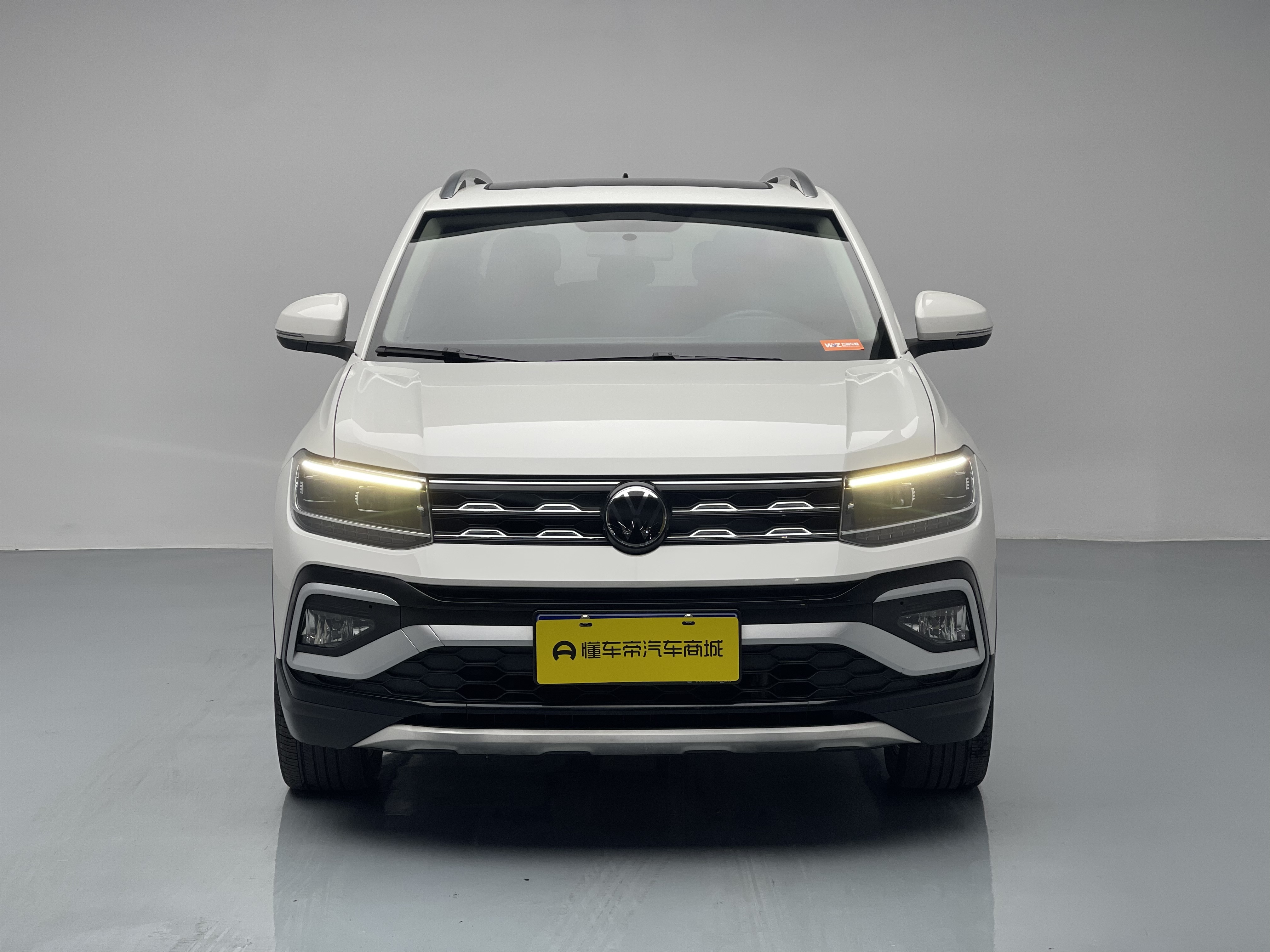 Volkswagen T-Cross 2021 car image #9