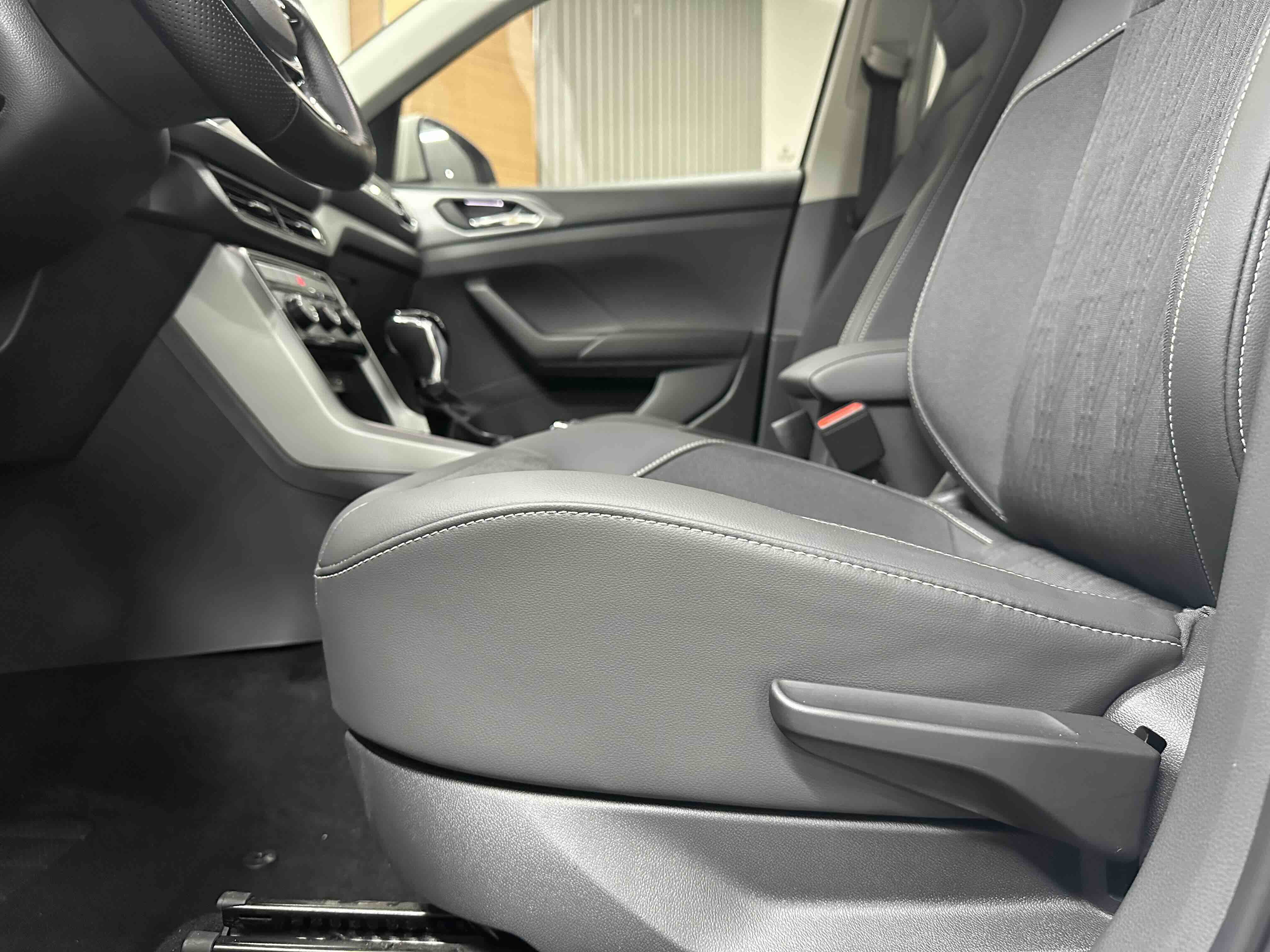 Volkswagen T-Cross 2021 car image #9