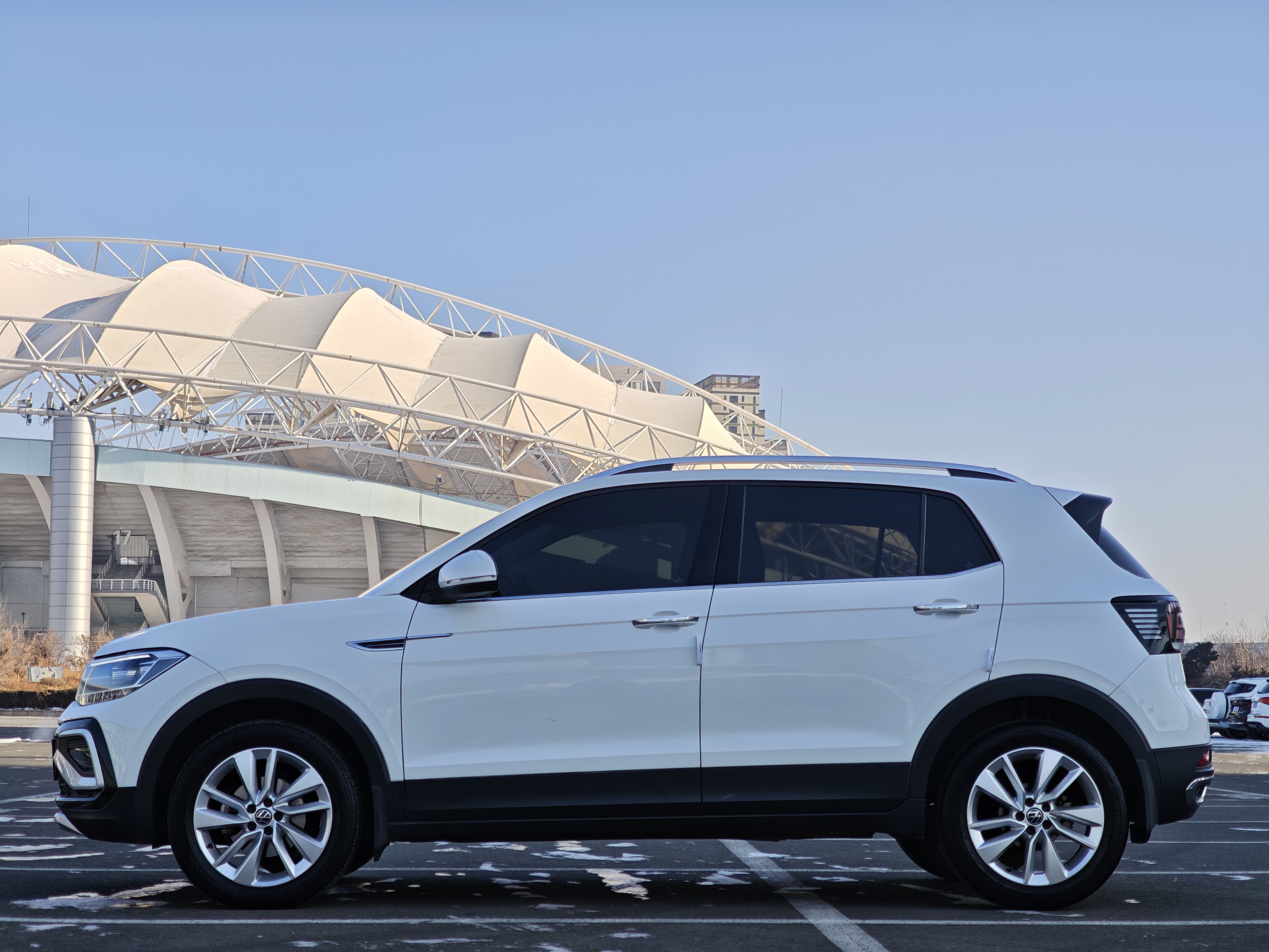 Volkswagen T-Cross 2021 car image #9