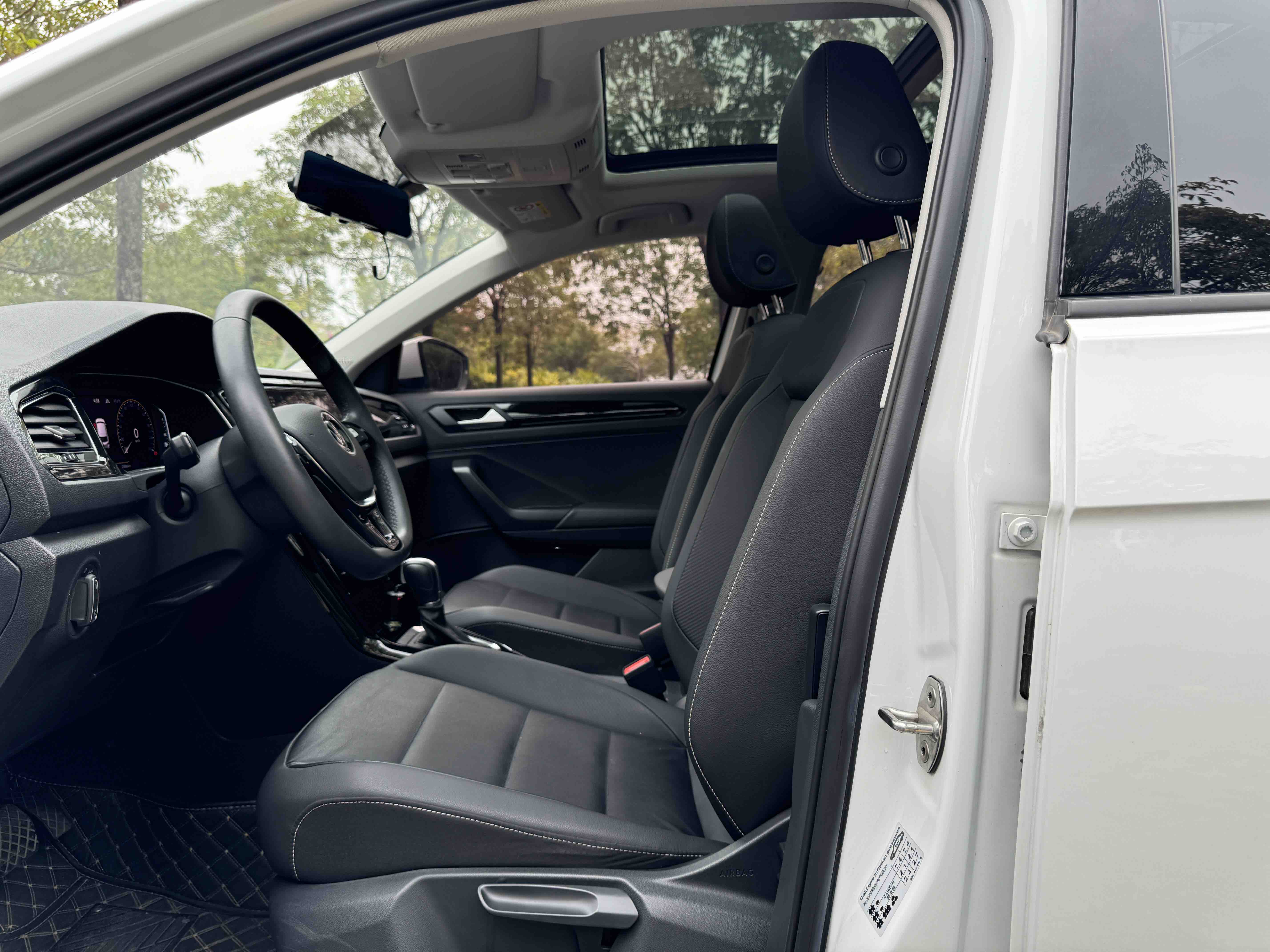 Volkswagen T-Roc 2021 #9 Volkswagen T-Roc 2021 car image #9