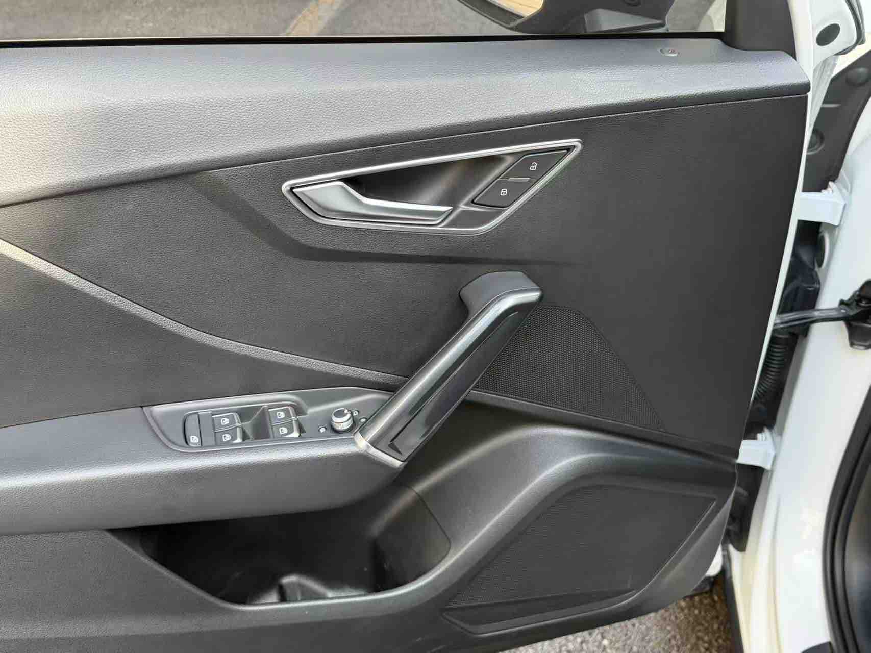 Q2L 2021 car image #9