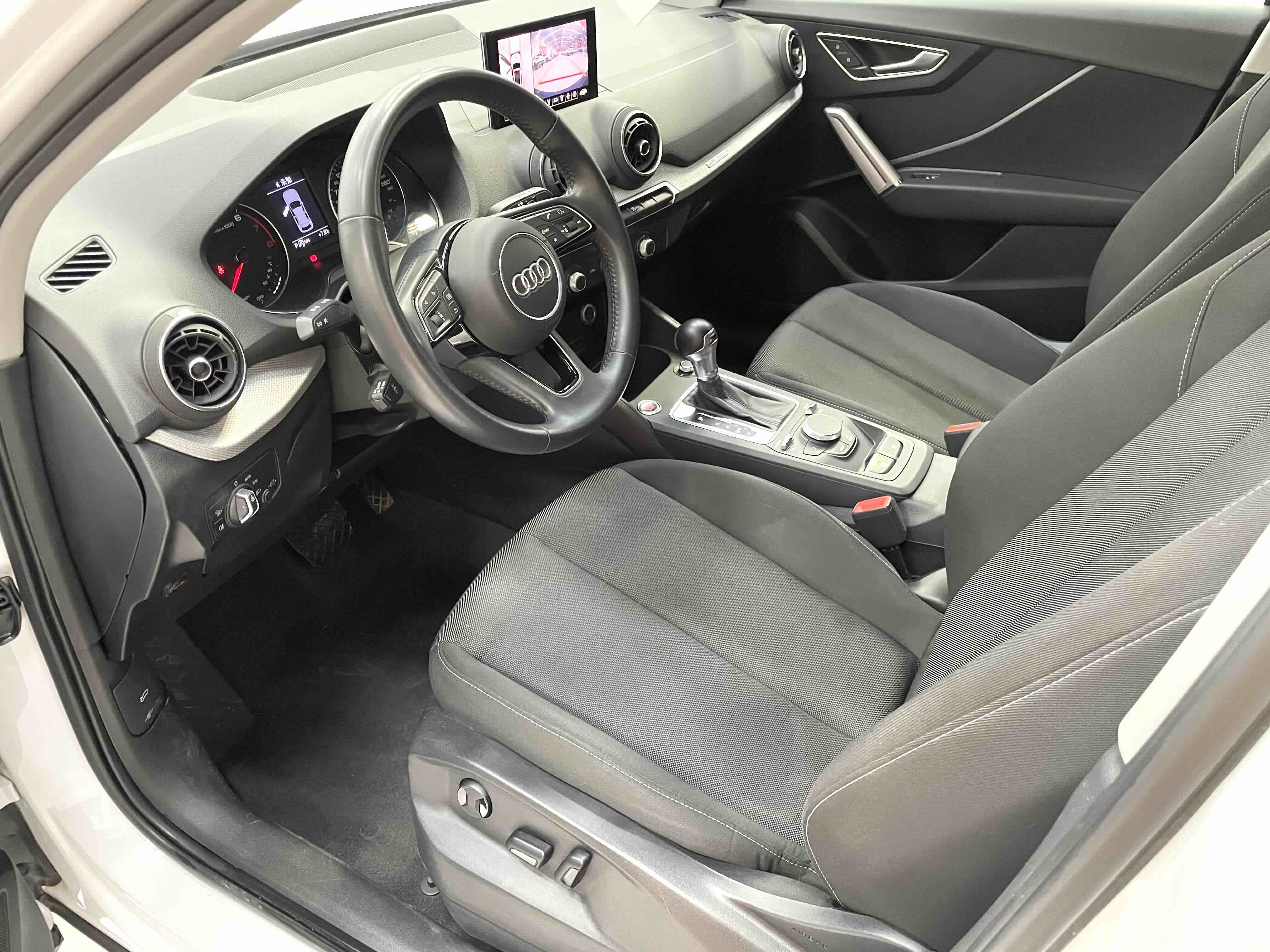 Audi Q2L 2021 car image #9