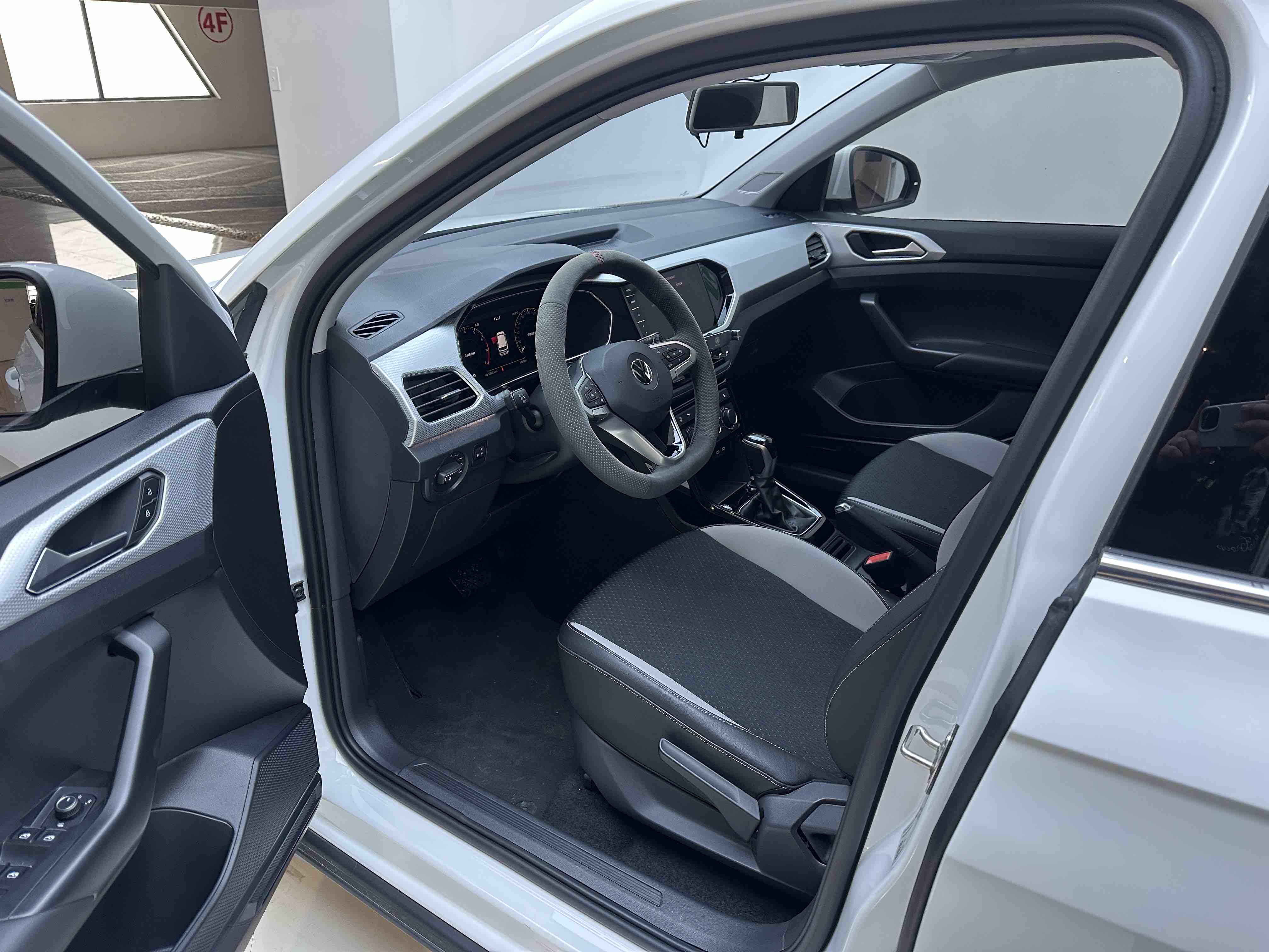 Volkswagen Tacqua 2023 car image #9